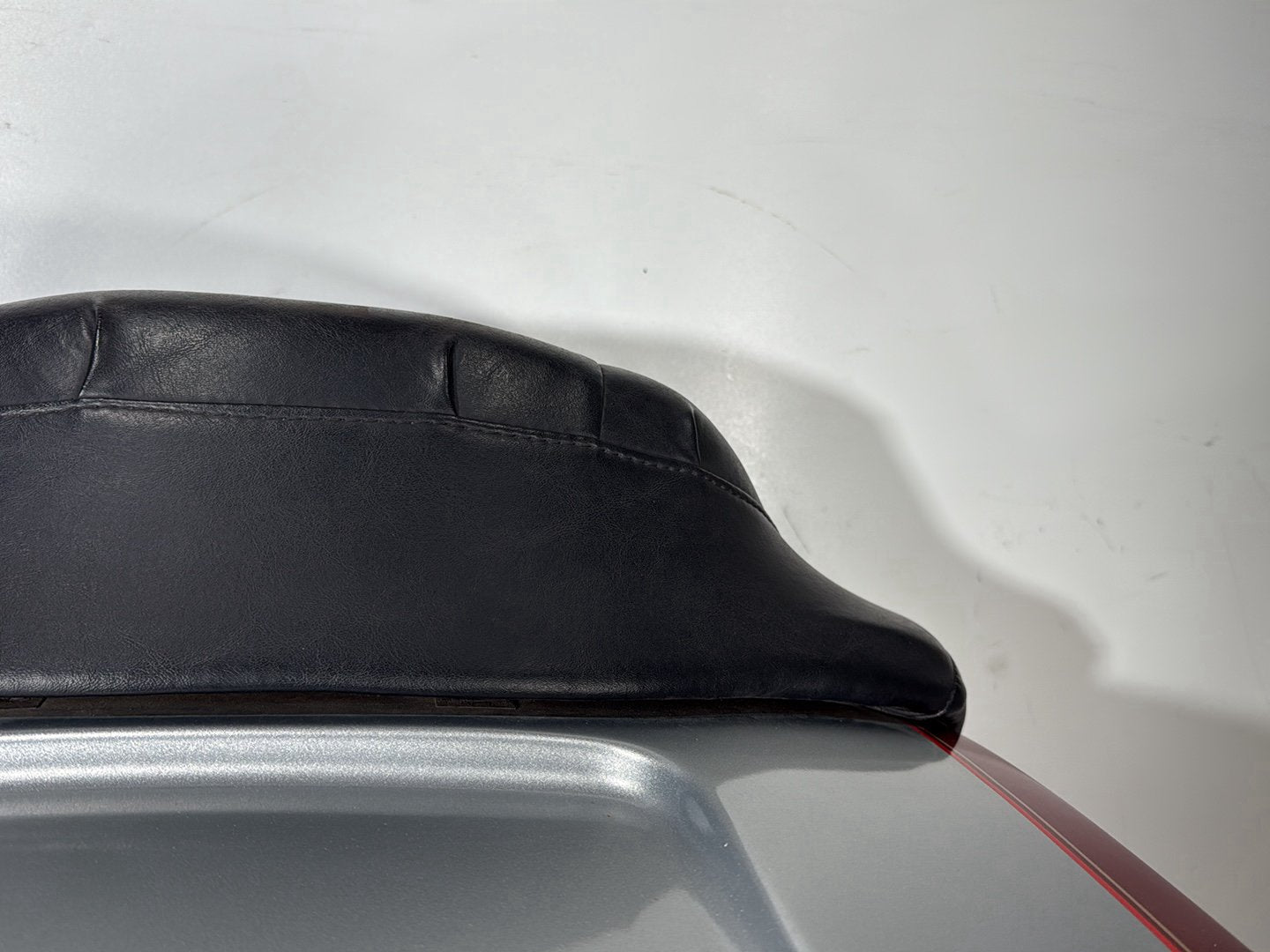 1999 - 2006 Harley-Davidson Touring Electra Glide Ultra Pass Backrest Tour Pak Luggage NOKey 79042-93 , 53134-00BDK , 76303-98B