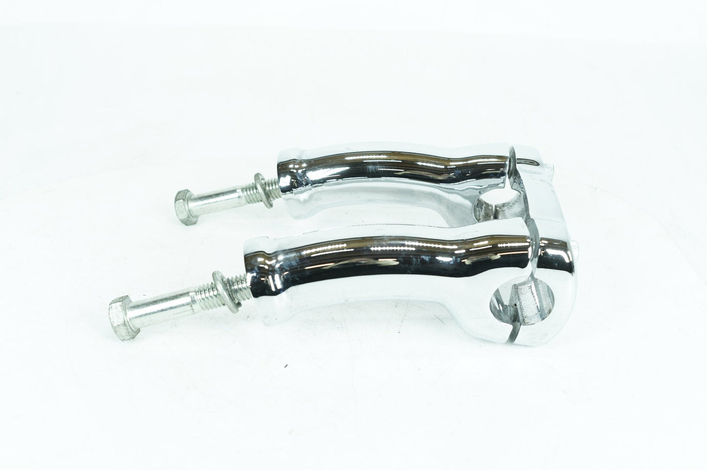 1999 - 2006 Harley-Davidson Softail Deluxe Front Handlebar Riser Top Clamp Chrome 55903-05