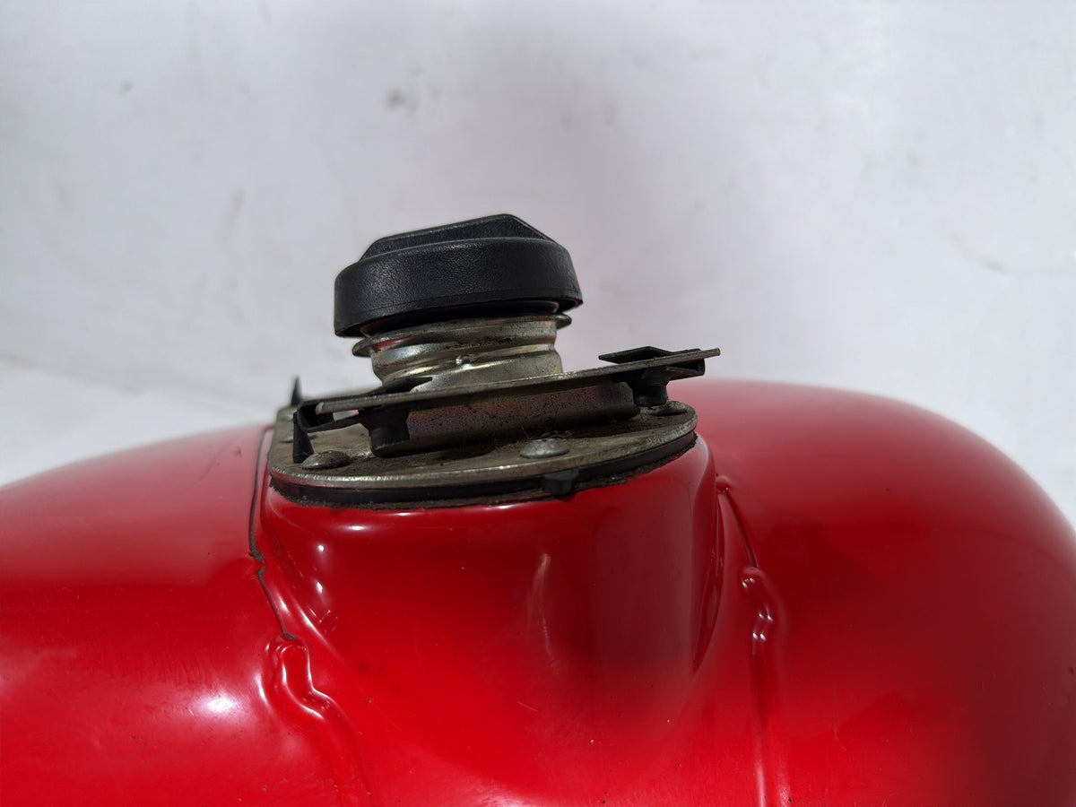 2004 Harley Electra Glide Touring Fuel Gas Tank Gasoline Reservoir w/ Fuel Pump