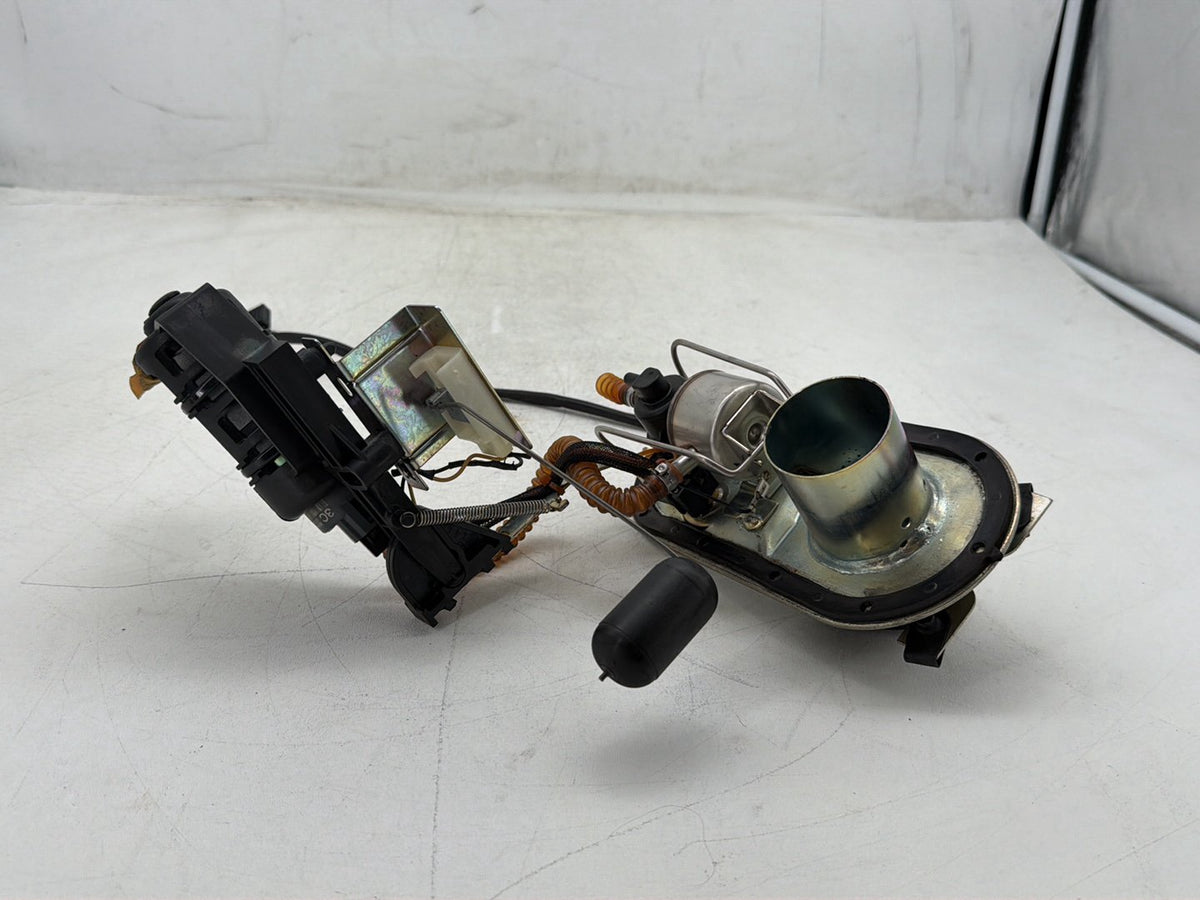 07 Harley Electra Glide Touring Ultra OEM Fuel Pump Gas Gasoline Petrol Sending