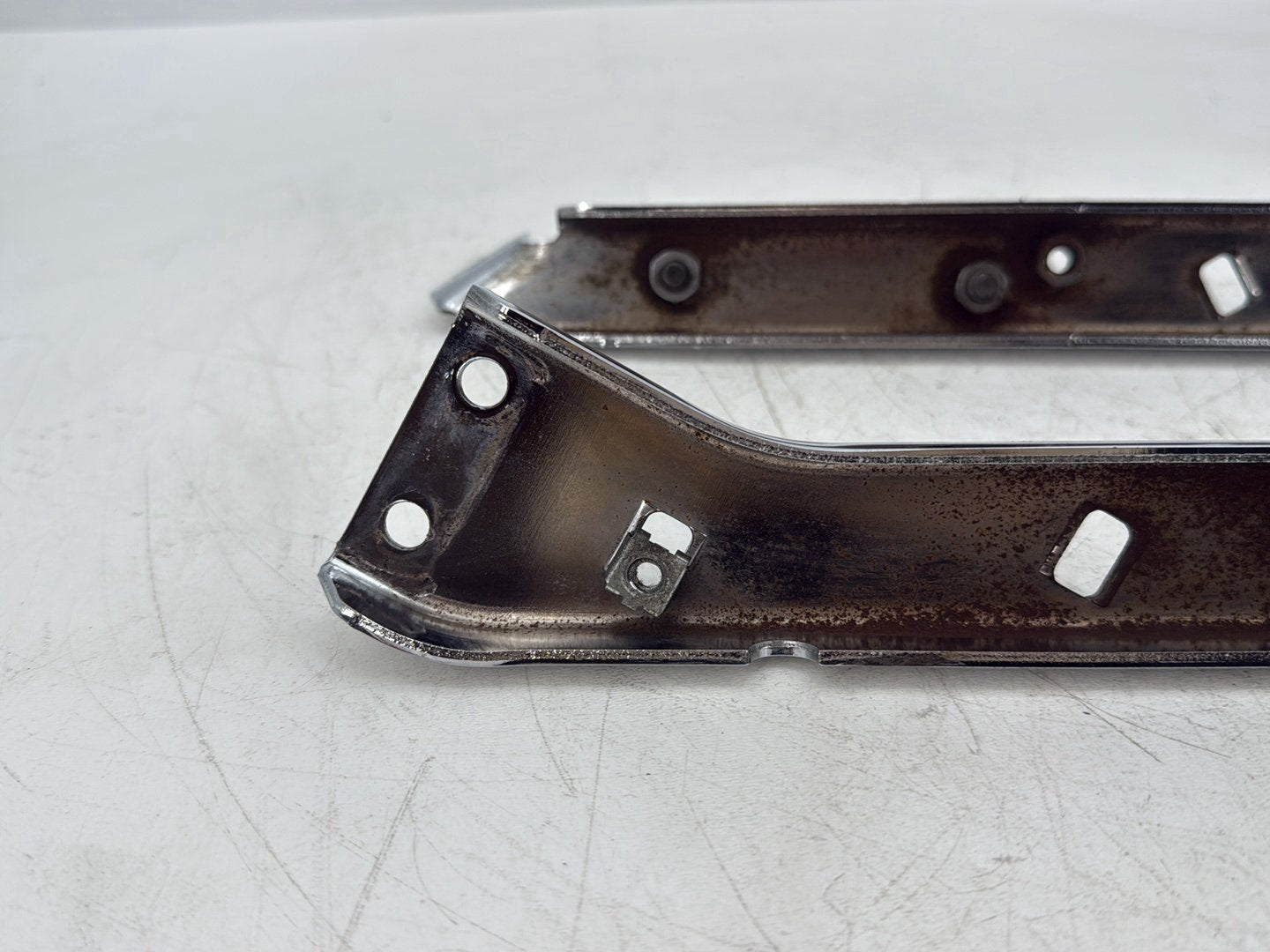 2007 Harley Touring FLHTCU Electra Glide Ultra OEM Left Right Saddlebag Fender Struts Brackets