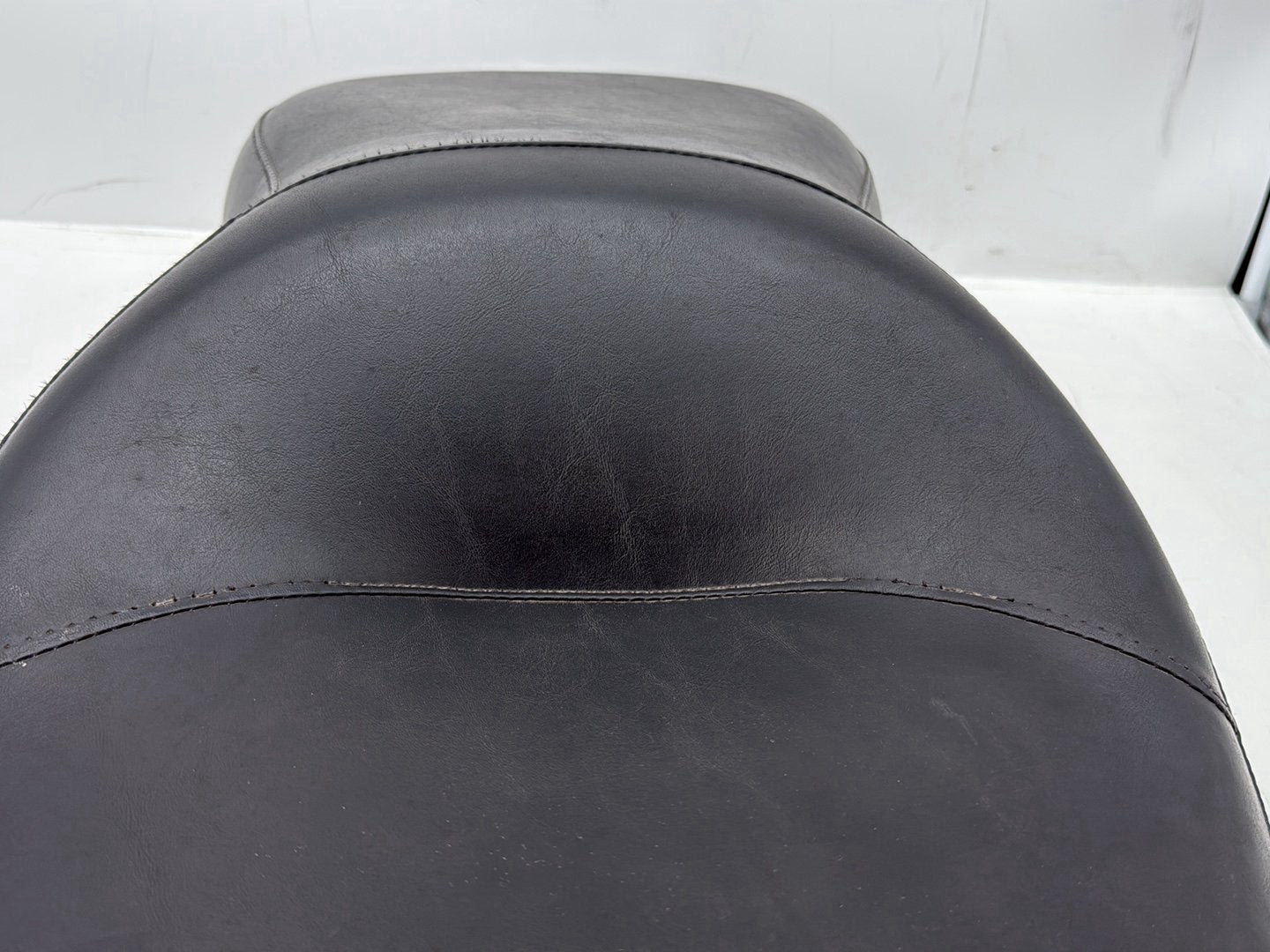 2005 Harley Dyna FXDWG Wide Glide OEM Passenger Rider Driver Seat Saddle
