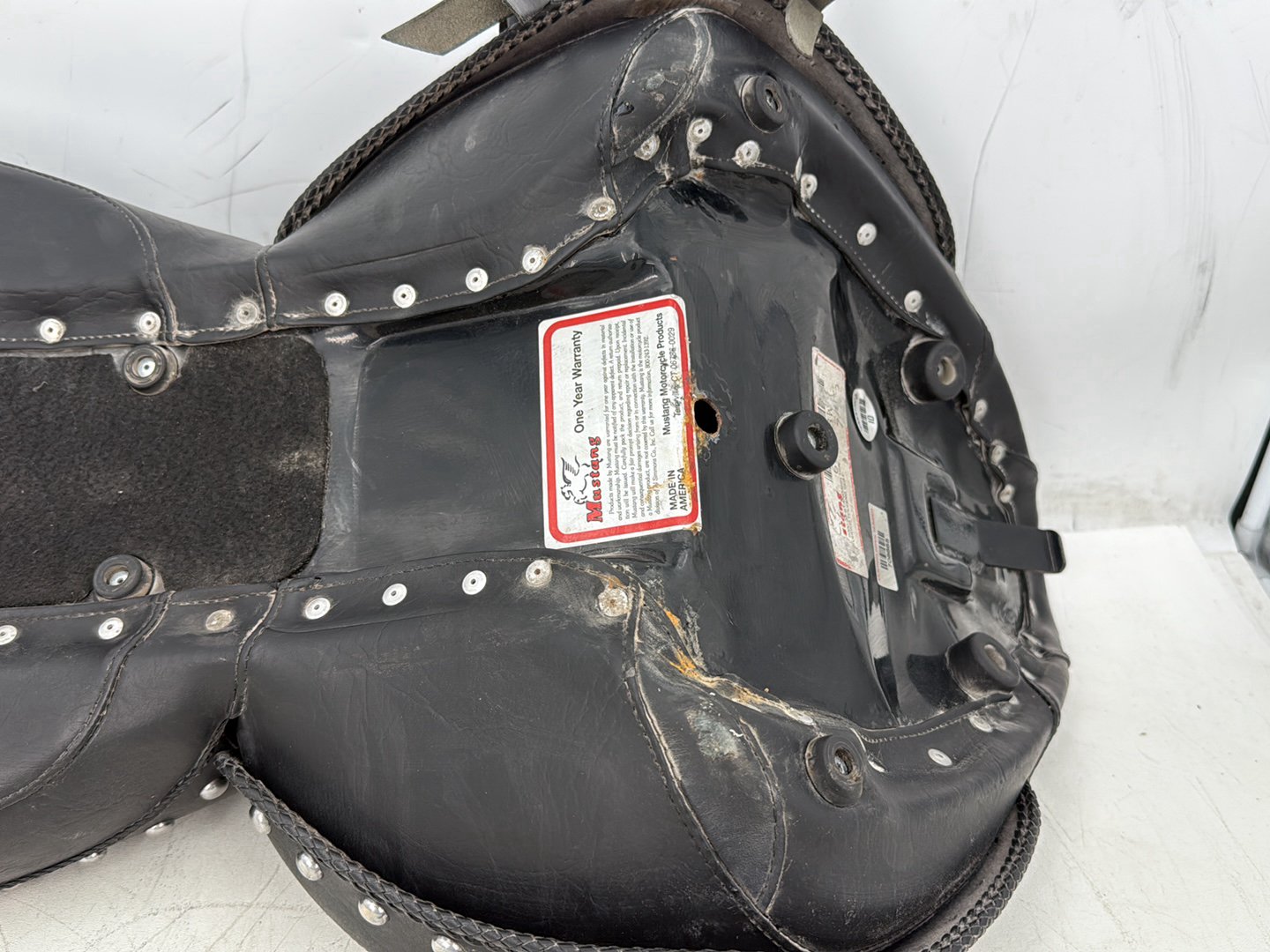 2000 Harley Softail FLSTC Heritage Classic OEM Passenger Rider Driver Seat Saddle