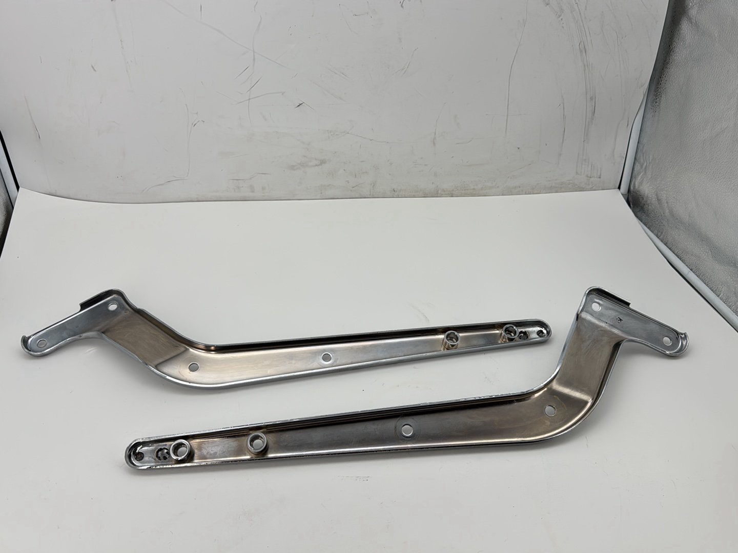 2008 Harley Softail Deluxe FLSTN OEM Rear Left Right Fender Struts Bracket