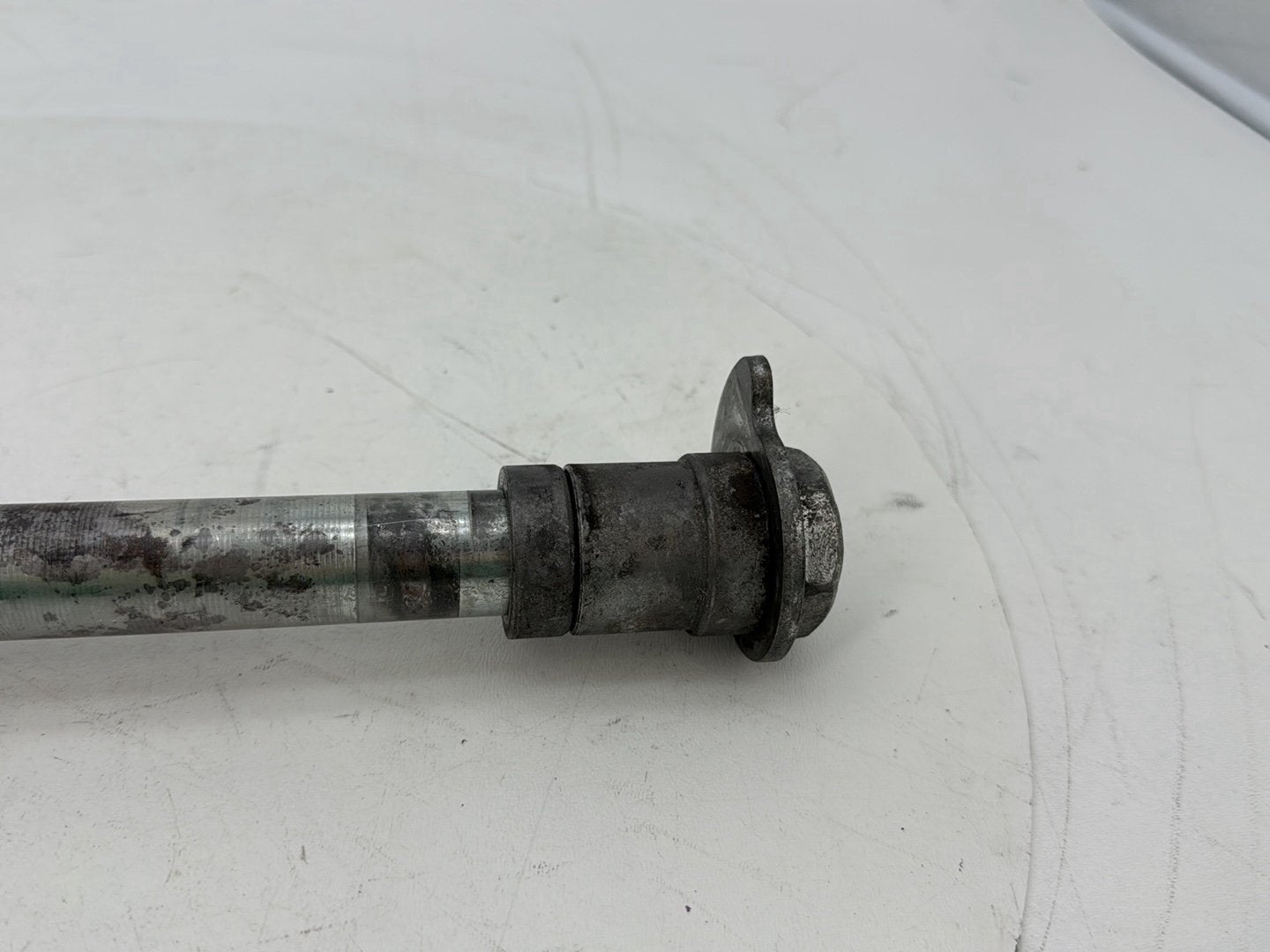 1999 - 2006 Harley-Davidson Touring CVO Screamin Eagle Road King Rear Wheel Axle Bolt Shaft 41056-02