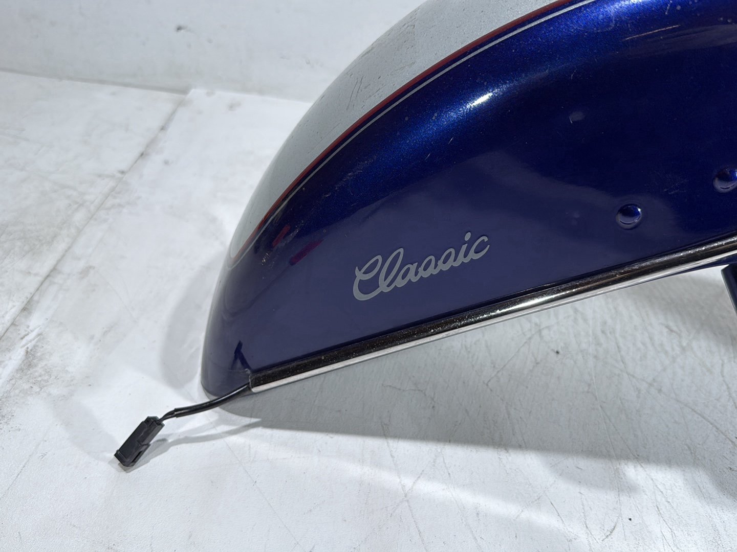 2006 Harley Touring FLHTCI Electra Glide Classic OEM Front Wheel Fender Shell Panel