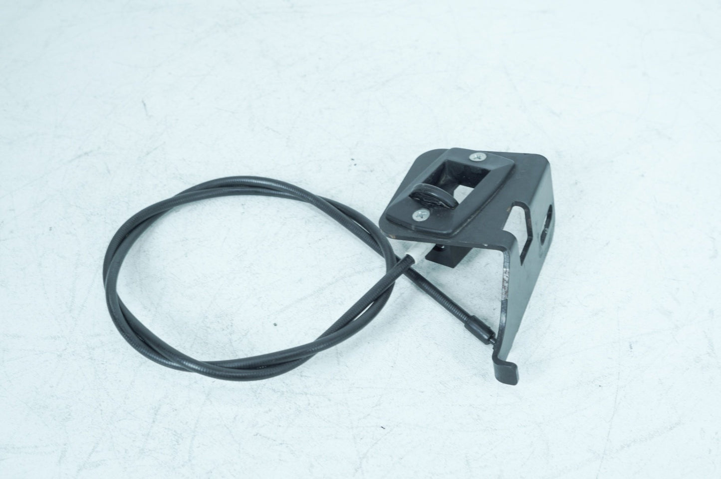2007 - 2011 Harley-Davidson Touring Electra Ultra Varilock Gas Spring Mount Bracket & Cable 02752046