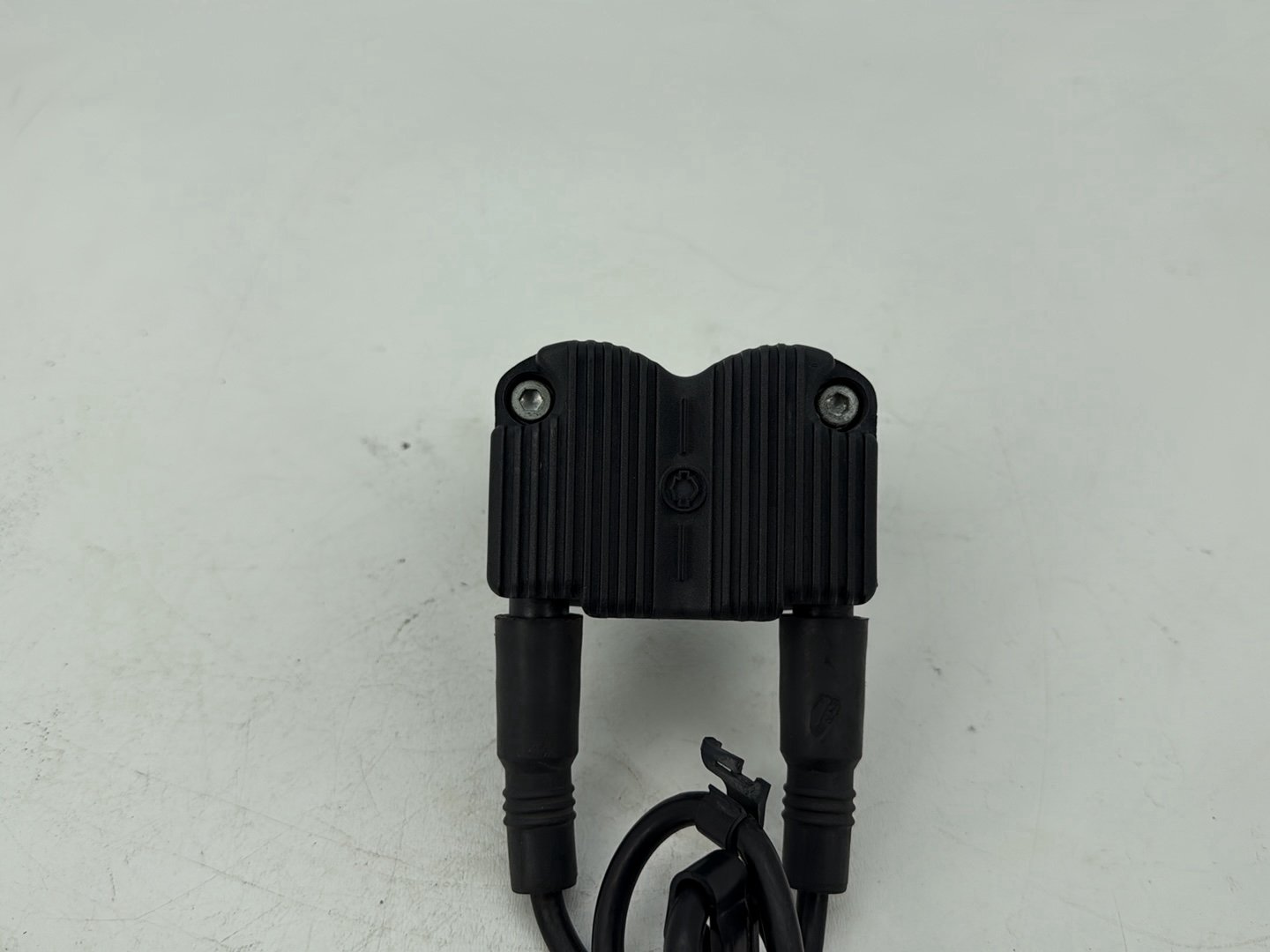 1999 - 2006 Harley-Davidson Touring Road King Custom Ignition Coil Spark Plugs Cable  	31743-01