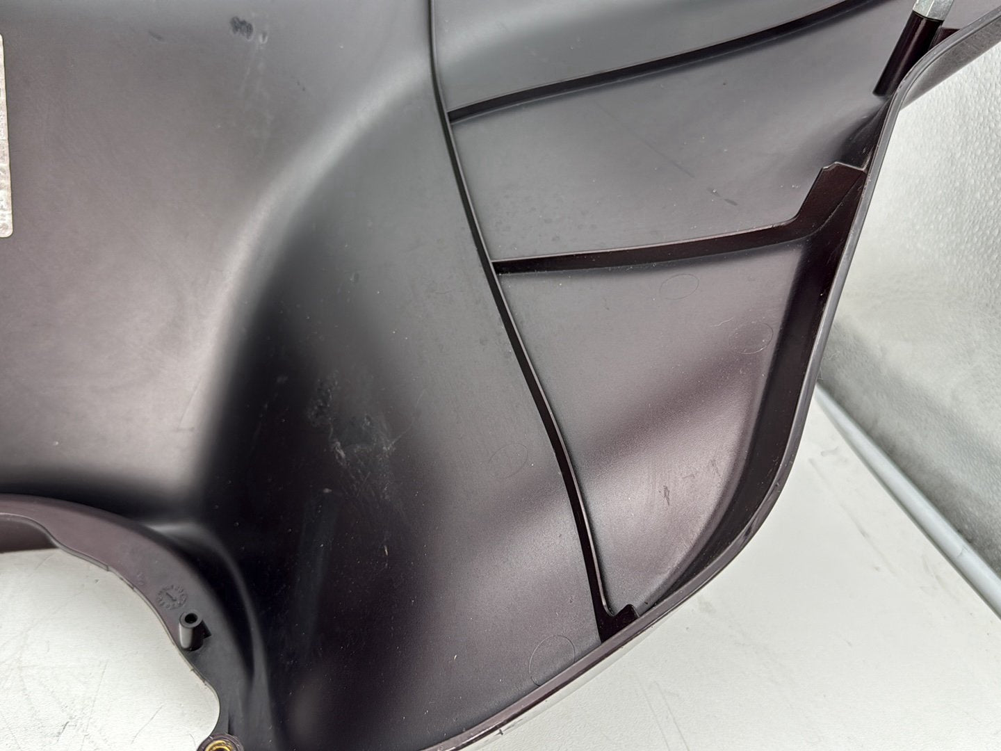 2005 Harley Electra Glide Touring Ultra FLHTCUI OEM Front Outer Batwing Fairing Cover