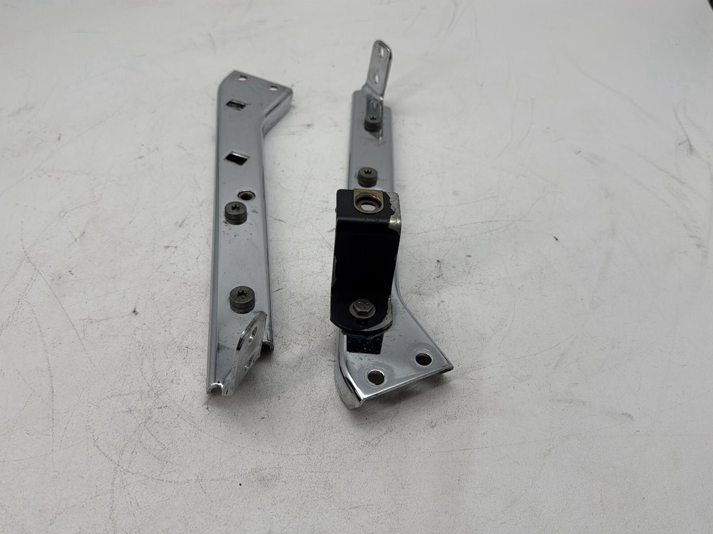2006 Harley Touring FLHTCI Electra Glide Classic OEM Rear Left & Right Fender Support Bracket