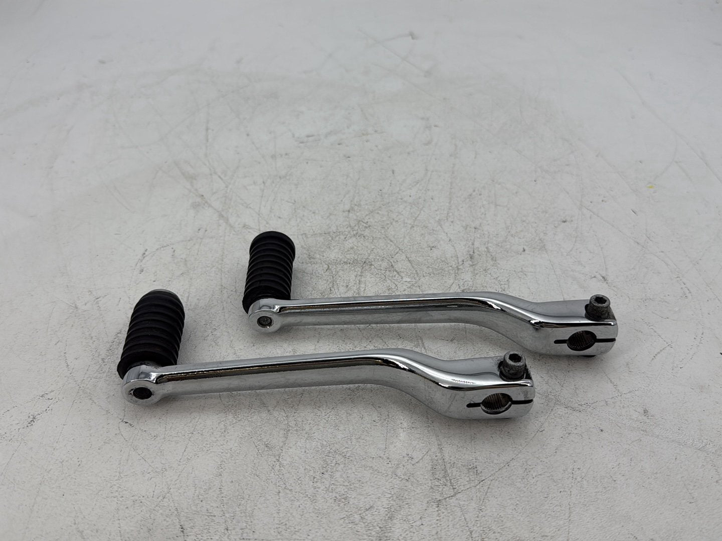 18 Harley Electra Glide Touring Ultra FLHTCU OEM Gear Shifter Lever Pedal Pedals