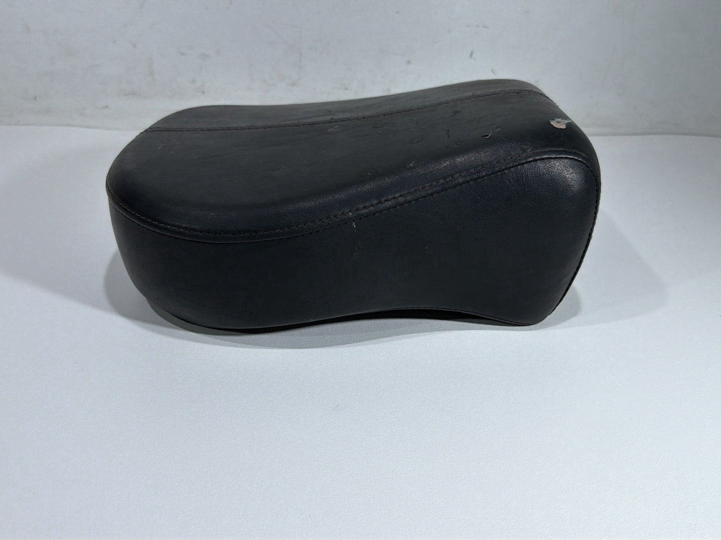 2011 Harley Heritage Softail Classic FLSTC OEM Rear Passenger Pillion Seat