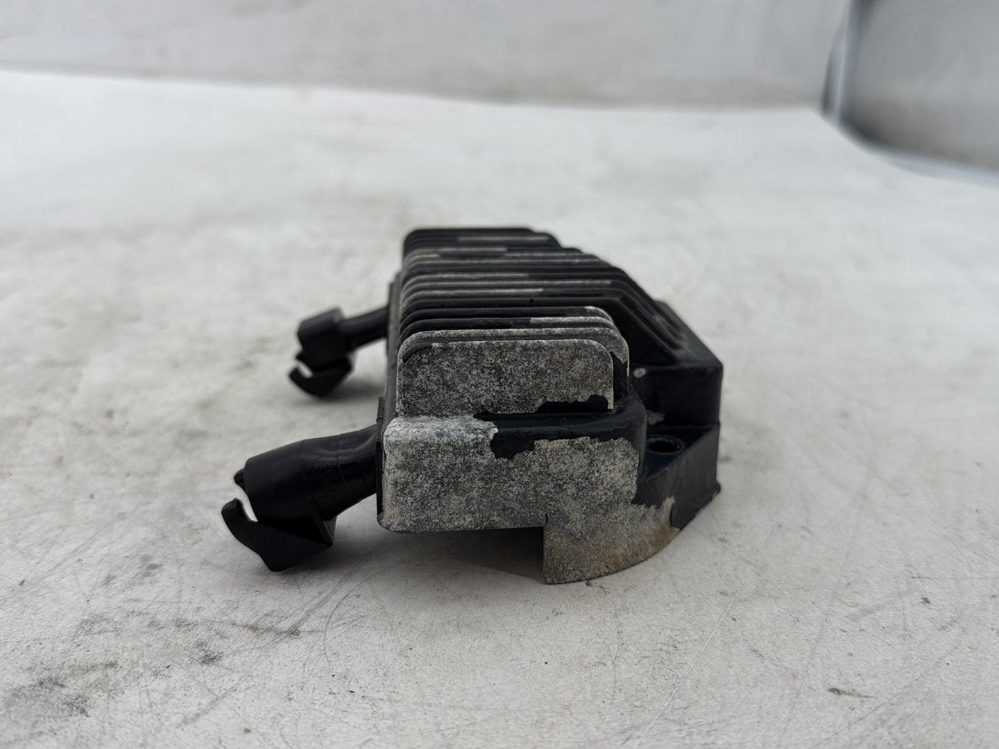 2012 Harley Dyna FXDF Fat Bob OEM Voltage Regulator Rectifier