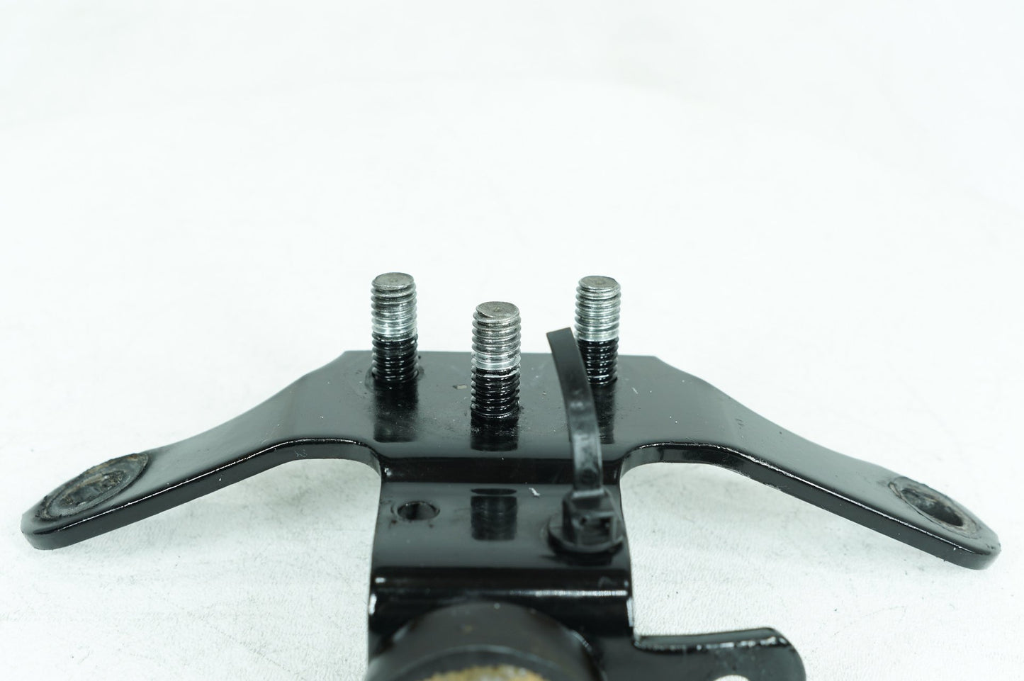 1999 - 2006 Harley-Davidson Softail Heritage Classic Engine Motor Mount Bracket  	69046-01