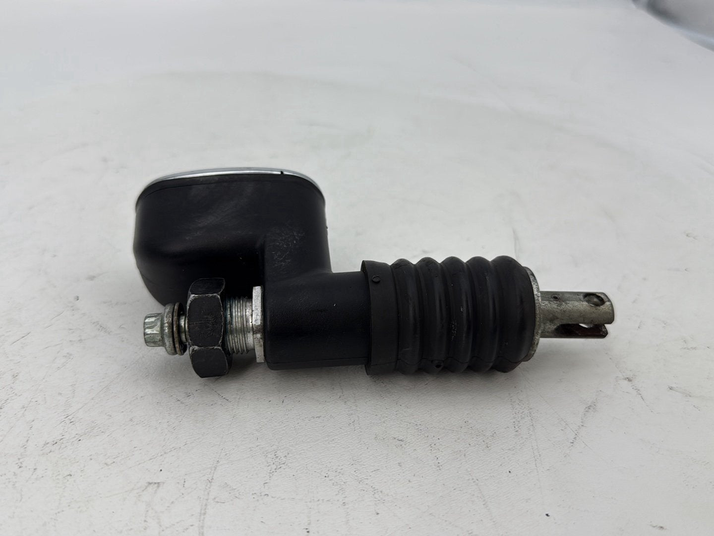 1999 - 2006 Harley-Davidson Touring CVO Screamin Eagle Road King Rear Brake Master Cylinder Reservoir 41754-00D