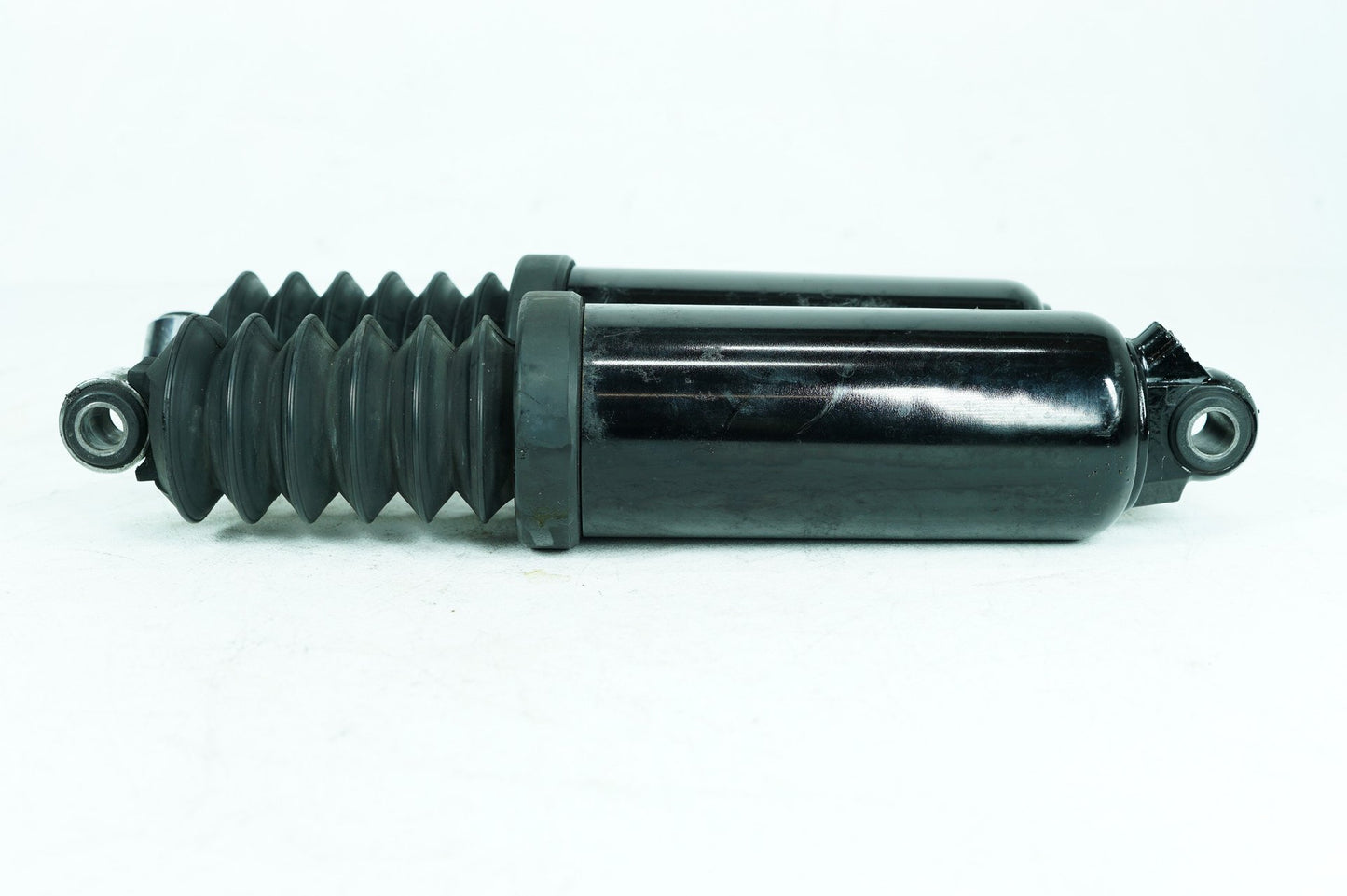 1984 - 1998 Harley-Davidson Touring Road Glide Rear Left Right Shock Absorbers 54565-97C