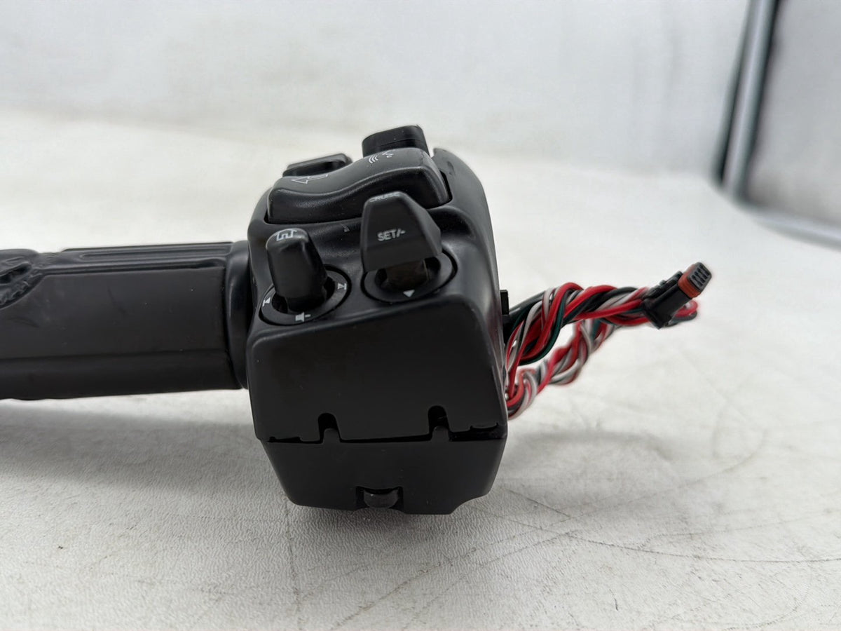 2018 Harley Road Glide Touring FLTRXS OEM Left Turn Signal Headlight Switches Controls