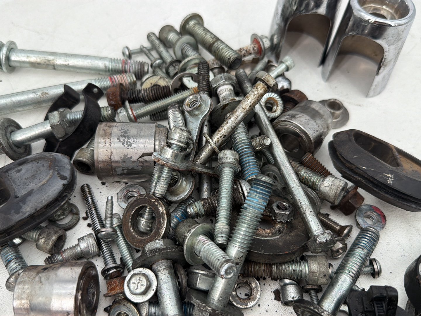 2007 - 2017 Harley-Davidson Dyna Super Glide Custom Hardware Bolts Nuts & Brackets