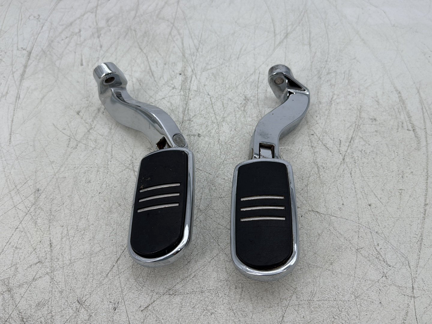 2015 Harley Road Glide Touring FLTRXS OEM Passenger Left & Right Foot Pegs