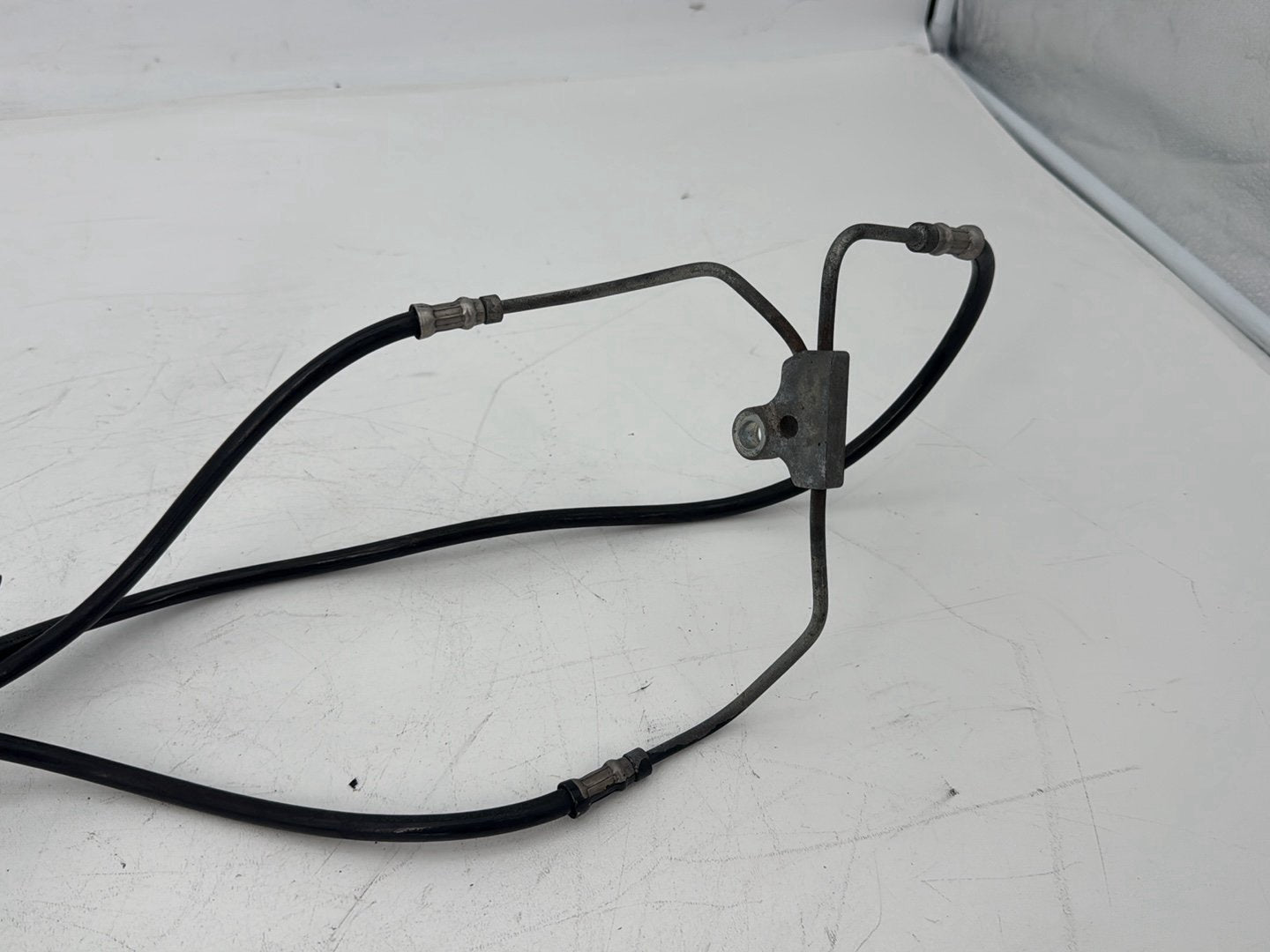 2008 Harley Touring FLHT Electra Glide OEM Front Brake Hose Line Pipe NON-abs