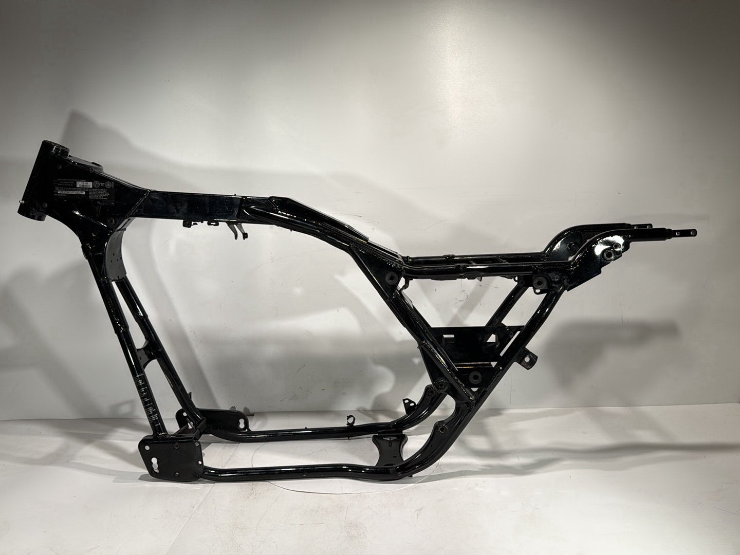 1999 - 2006 Harley-Davidson Touring Electra Glide Ultra Body Main Frame Chassis CLN CLR 47900-02A