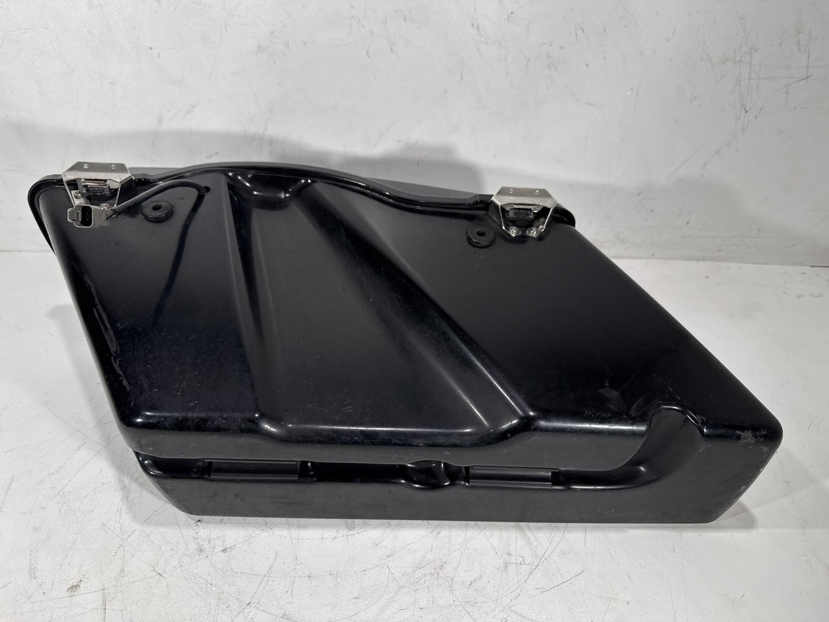 2006 Harley Street Glide Touring FLHX OEM Right 1 Saddlebag Luggage NO Key