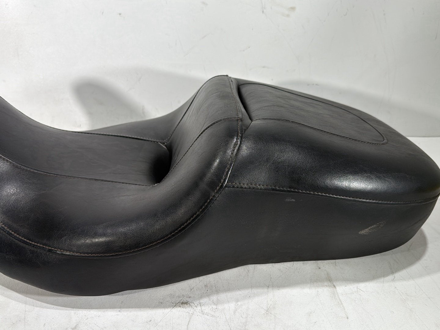 2013 Harley Electra Glide Touring Ultra FLHTCUI OEM Passenger Rider Driver Seat Saddle