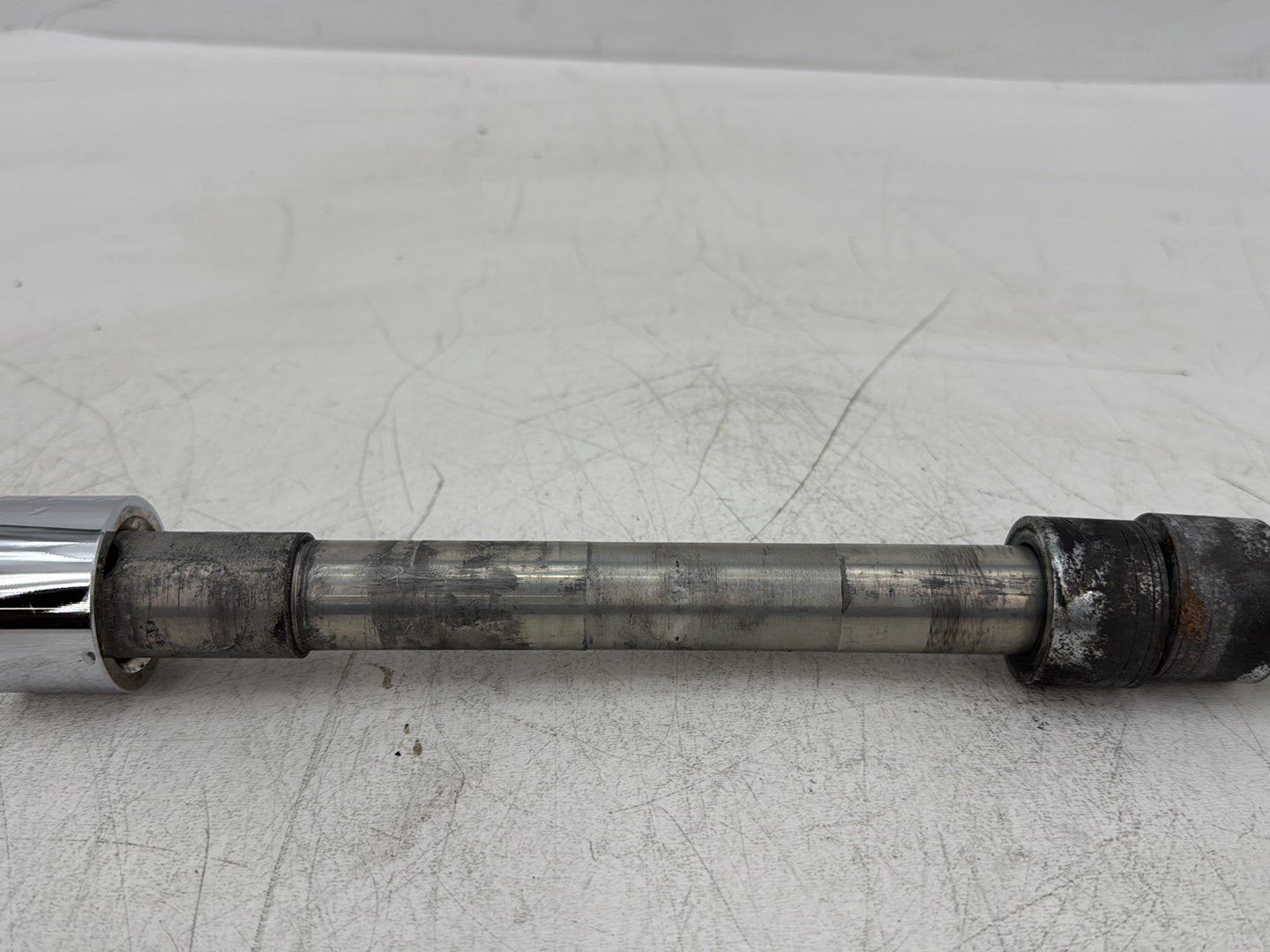 2008 Harley Dyna FXDL Low Rider Anniversary OEM Front Wheel Axle Bolt Shaft