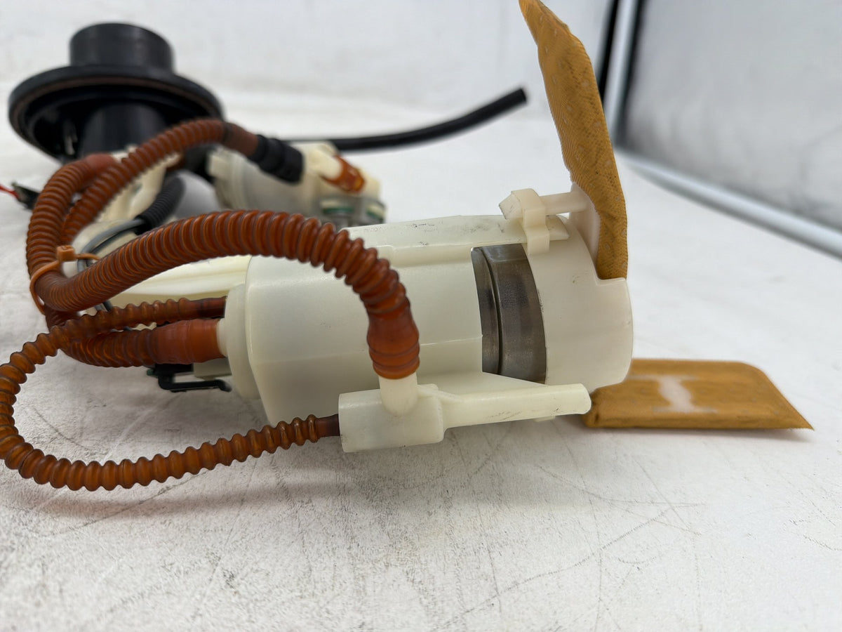 2011 Harley Electra Glide Touring Ultra OEM Fuel Pump Gas Gasoline Petrol Sending