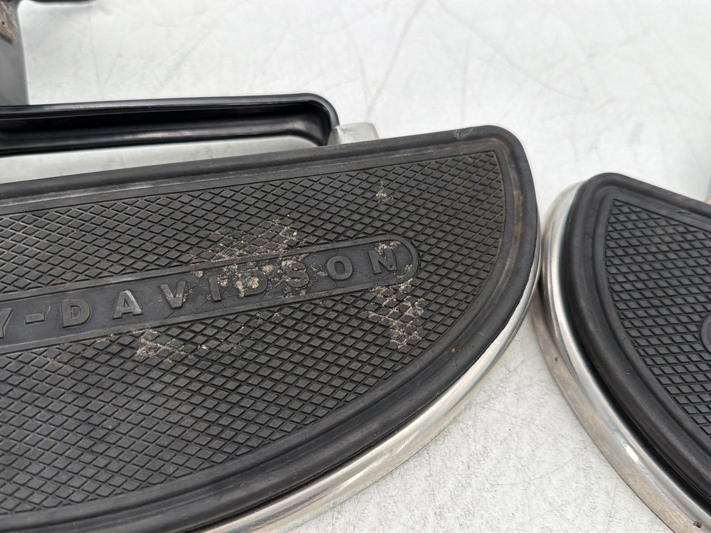 2011 Harley Heritage Softail Classic FLSTC OEM Left Right Driver Floorboard Foot Rest