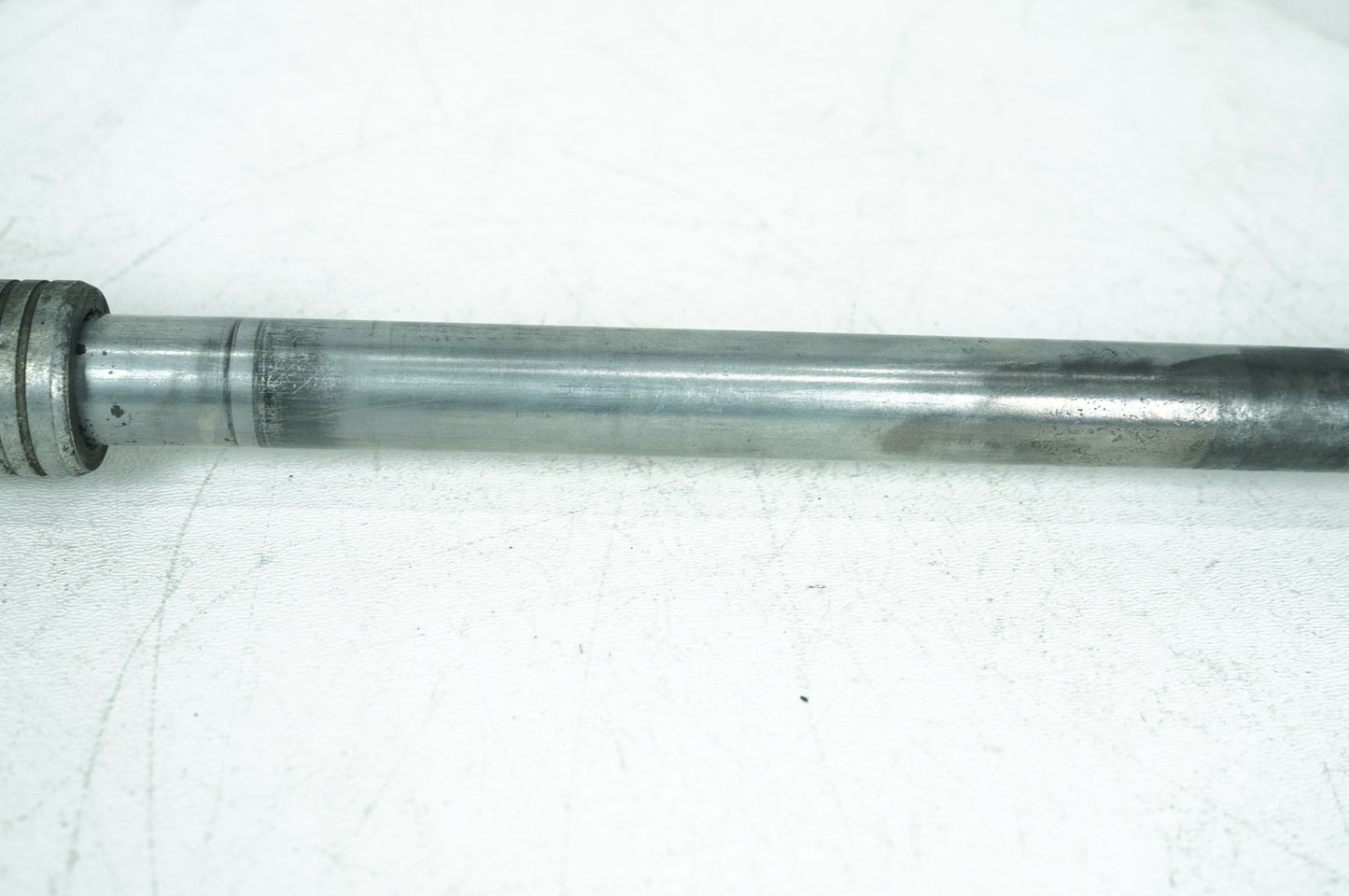 1999 - 2006 Harley-Davidson Touring Road King Classic Rear Wheel Axle Bolt Shaft  	41110-89