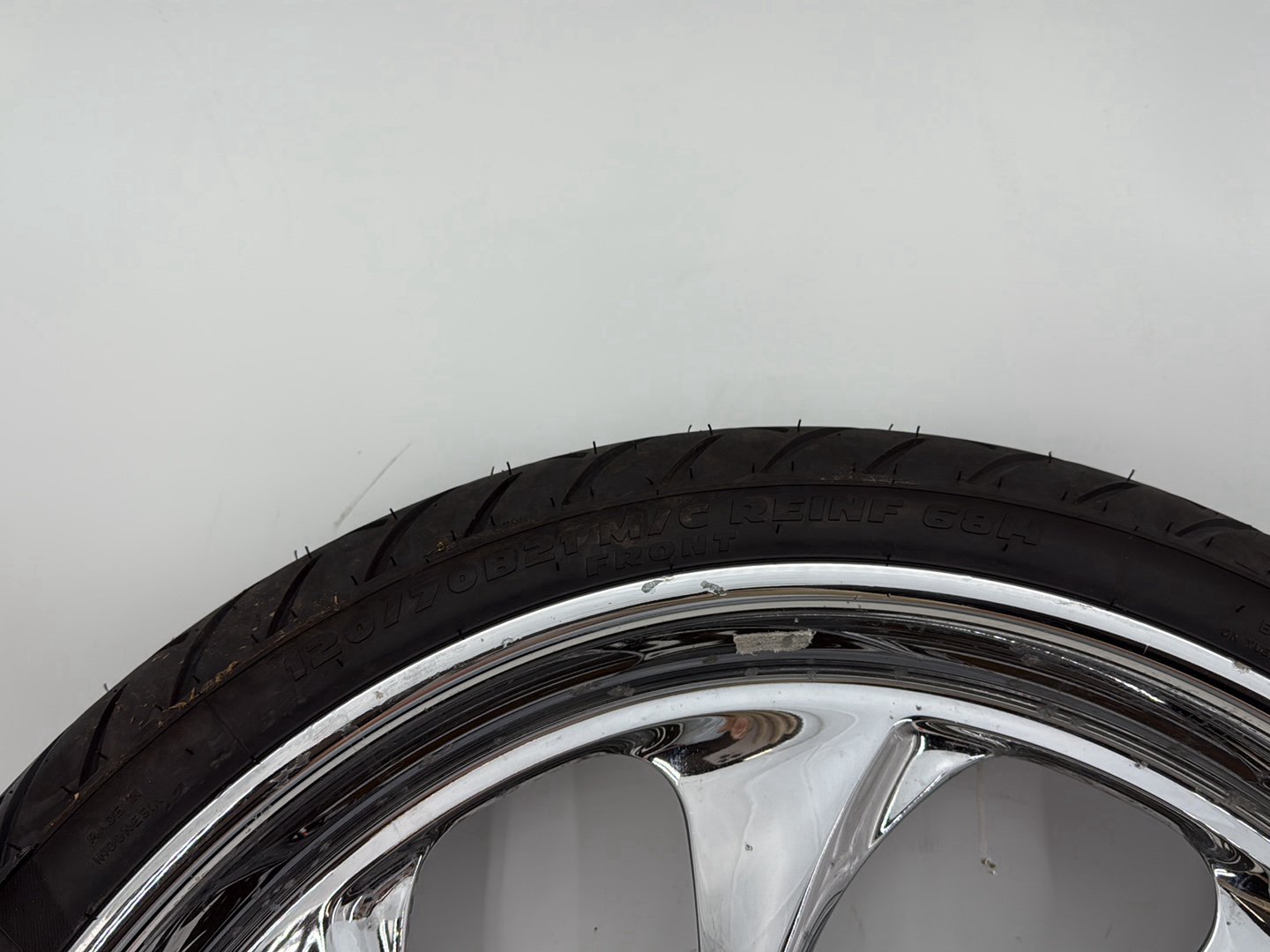 2005 Harley Road Glide Touring FLTRI OEM Front Wheel Rim Tire