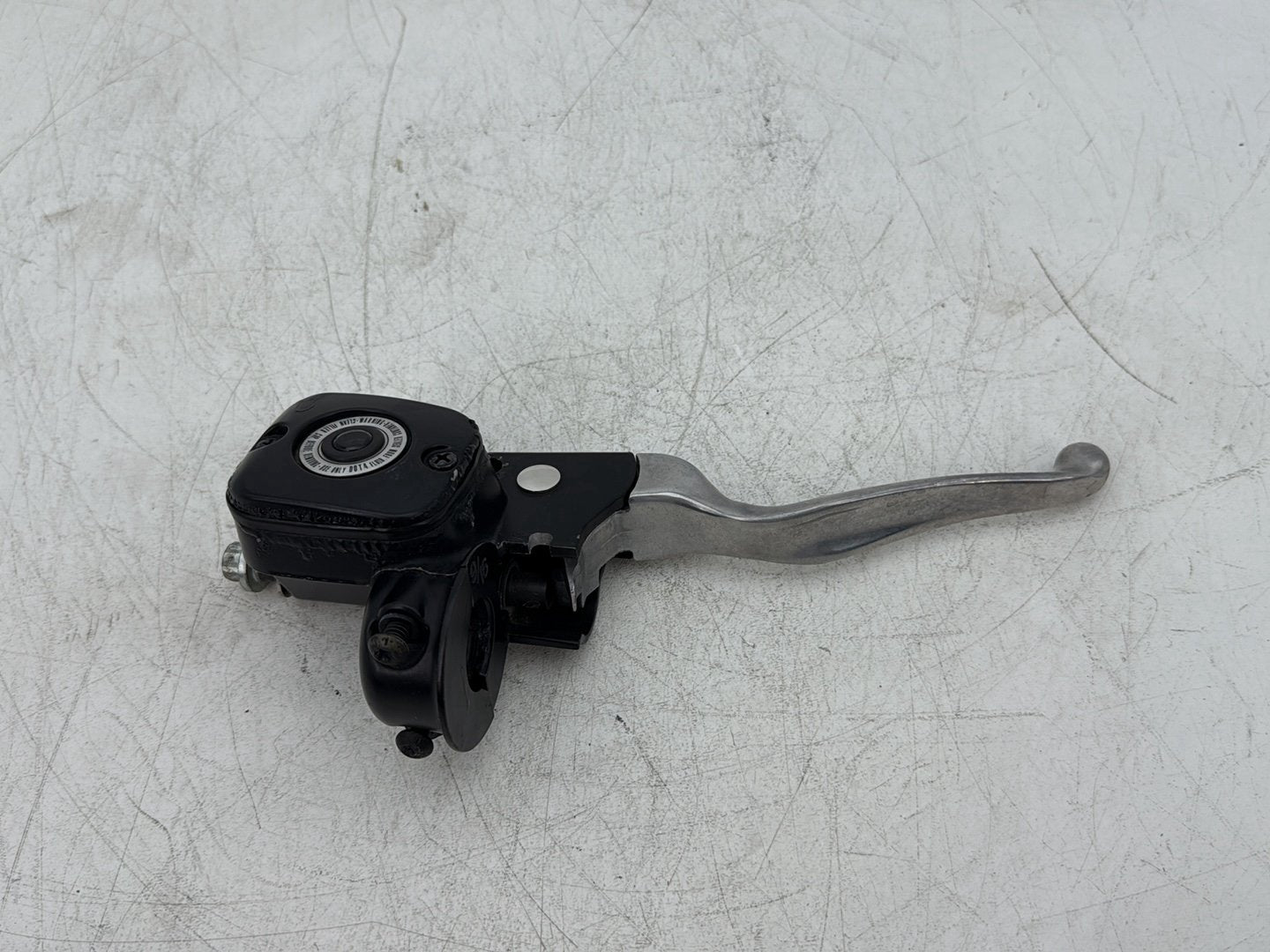 2008 Harley Dyna FXDL Low Rider Anniversary OEM Front Right Brake Lever Master Cylinder