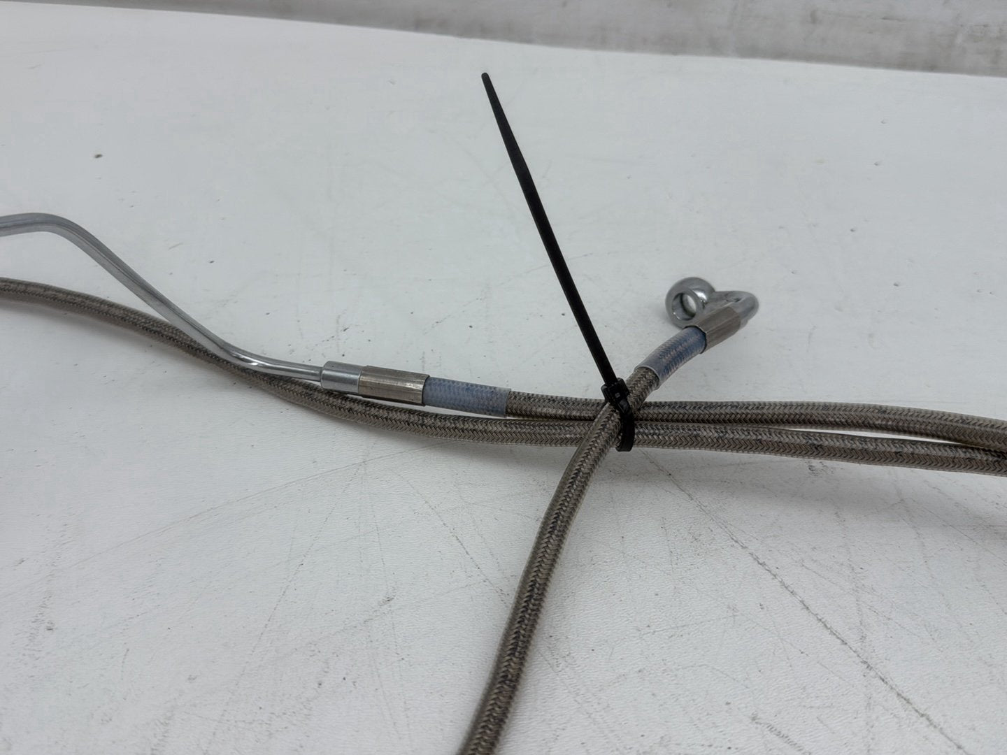 2010 Harley Street Glide Touring FLHX OEM Front Brake Hose Line Pipe NON-abs