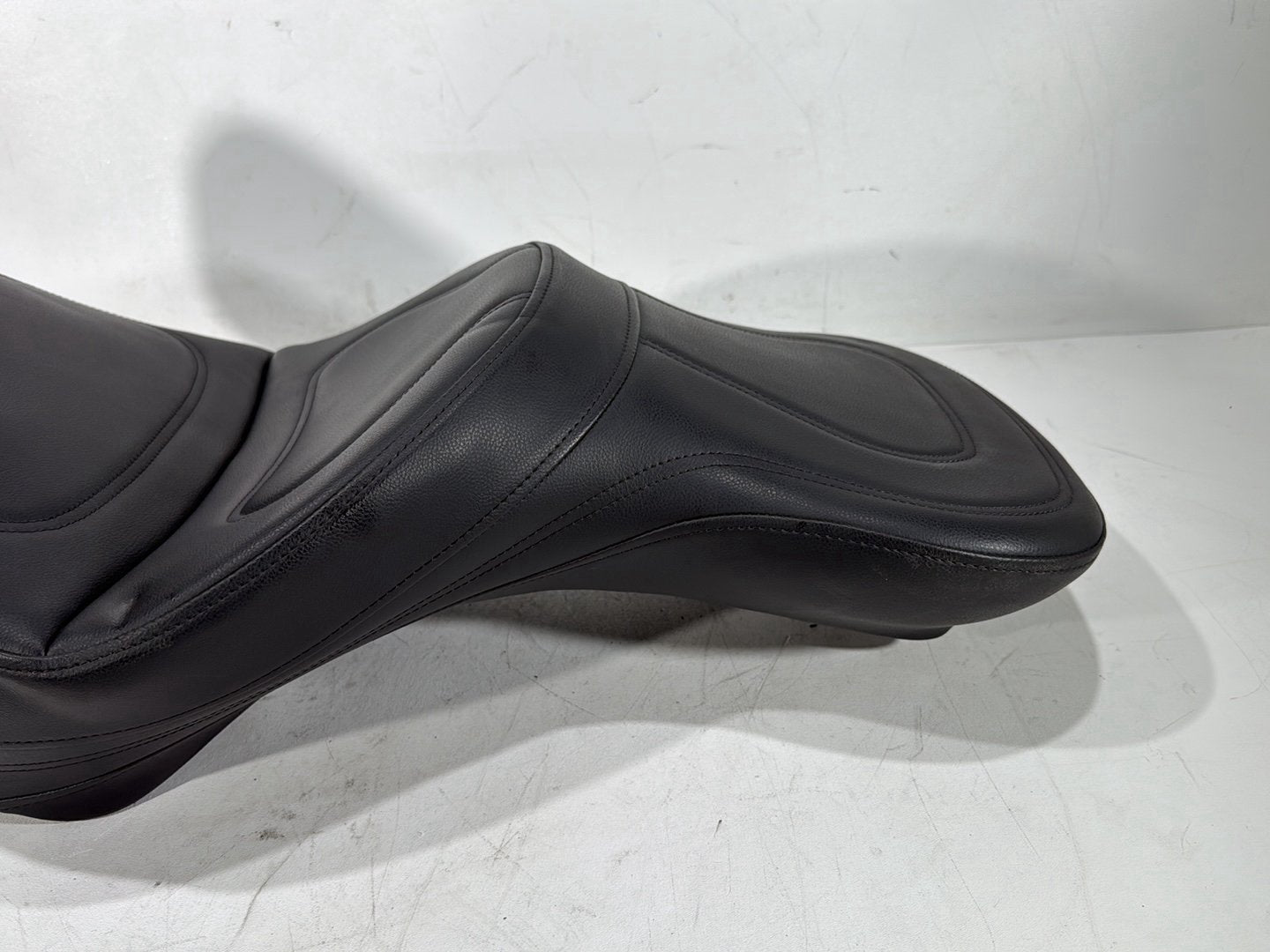 1998 Harley Softail Custom FXSTC OEM Passenger Rider Driver Seat Saddle