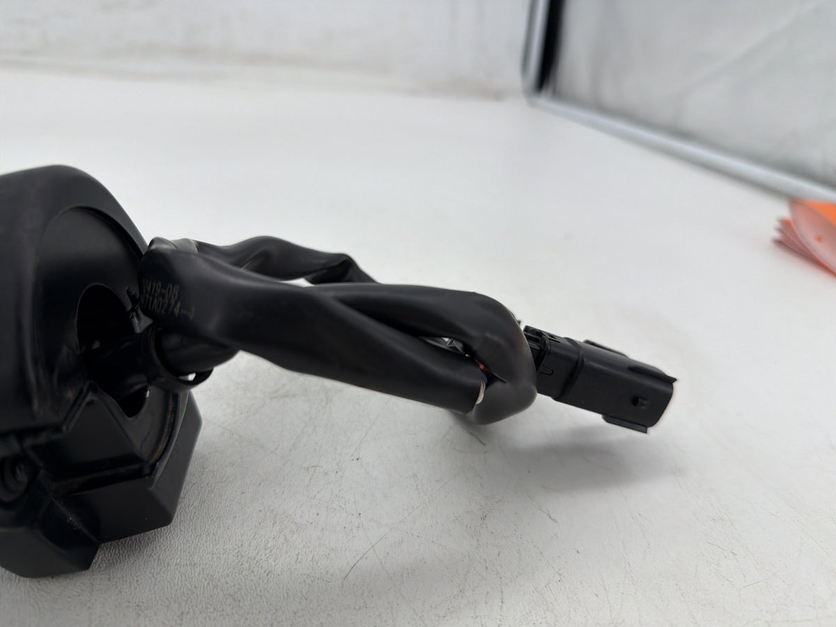 2011 Harley Road King Touring FLHR OEM Right Engine Start Kill Switches Controls