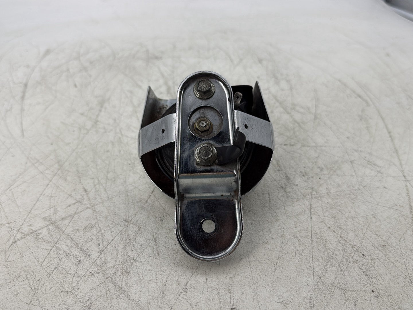 2000 Harley Softail FLSTC Heritage Classic OEM Horn Signal Klaxon Chrome Cover