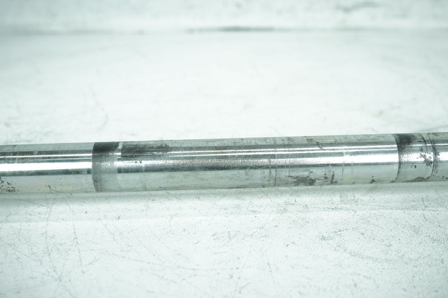 2007 - 2013 Harley-Davidson Touring Electra Glide Ultra Rear Wheel Axle Bolt Shaft 41056-09
