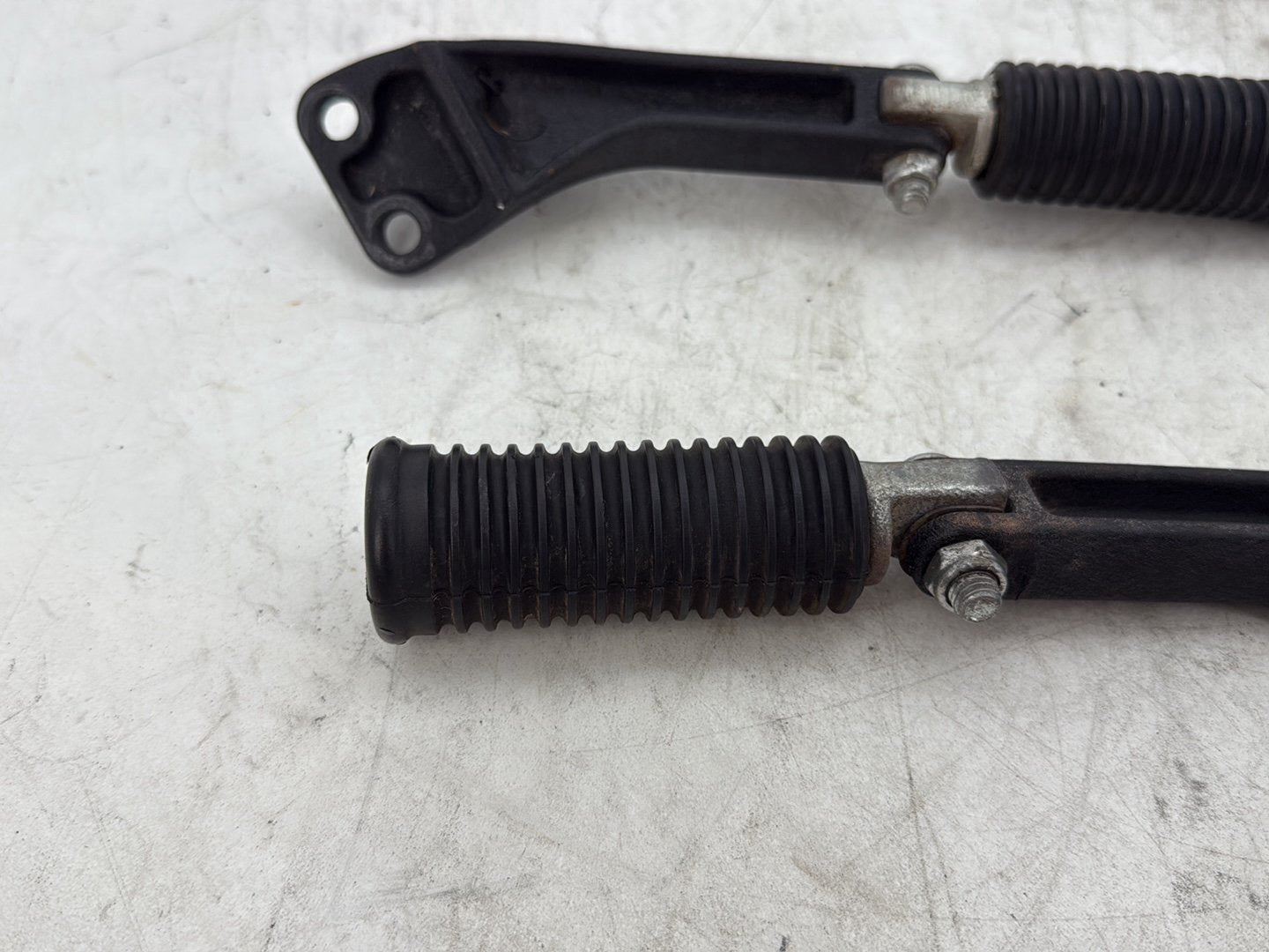 2012 Harley Dyna FXDF Fat Bob OEM Passenger Left & Right Foot Pegs