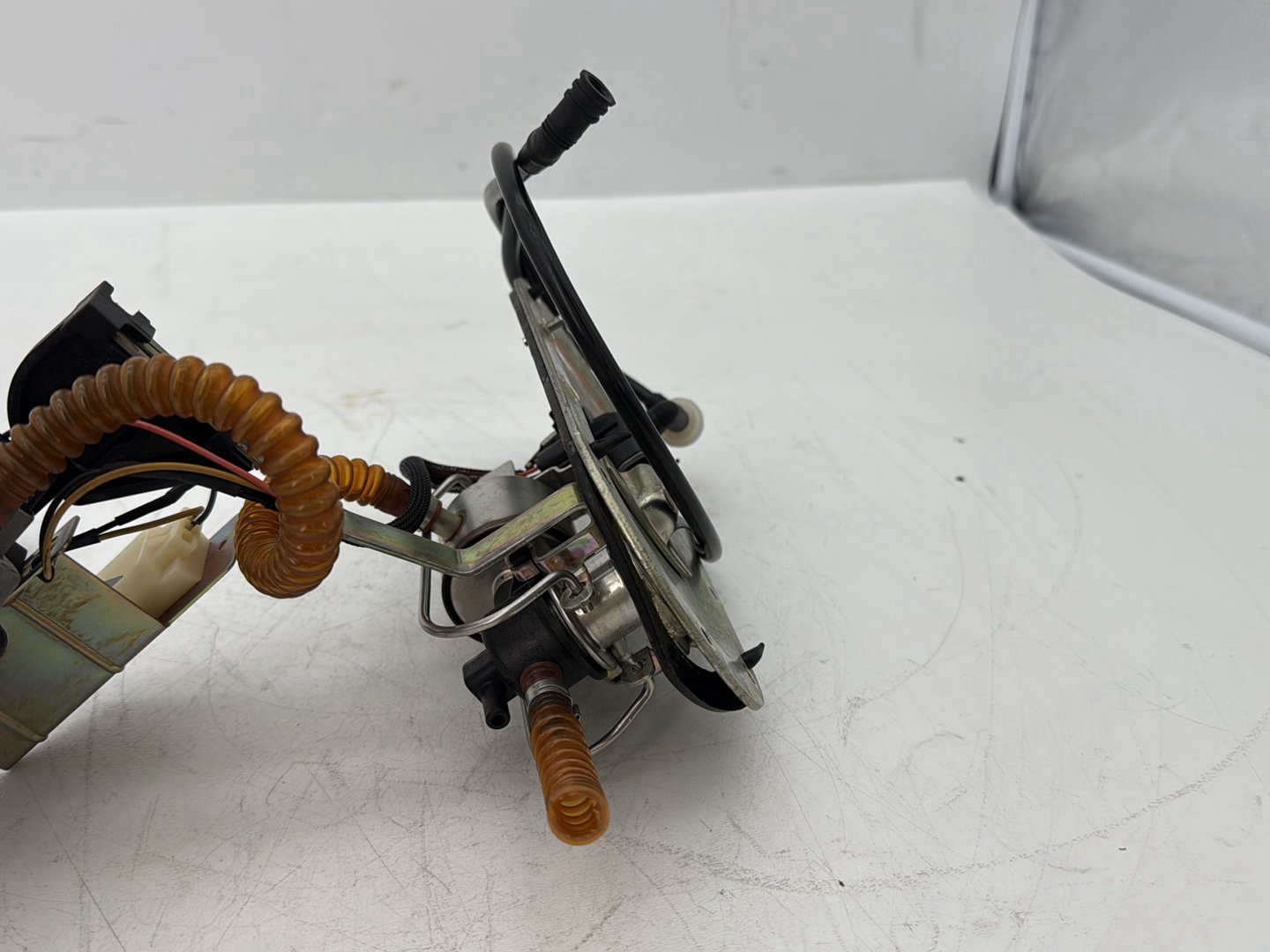 2005 Harley Touring FLHRCI Road King Classic OEM Gas Gasoline Fuel Petrol Pump Sending