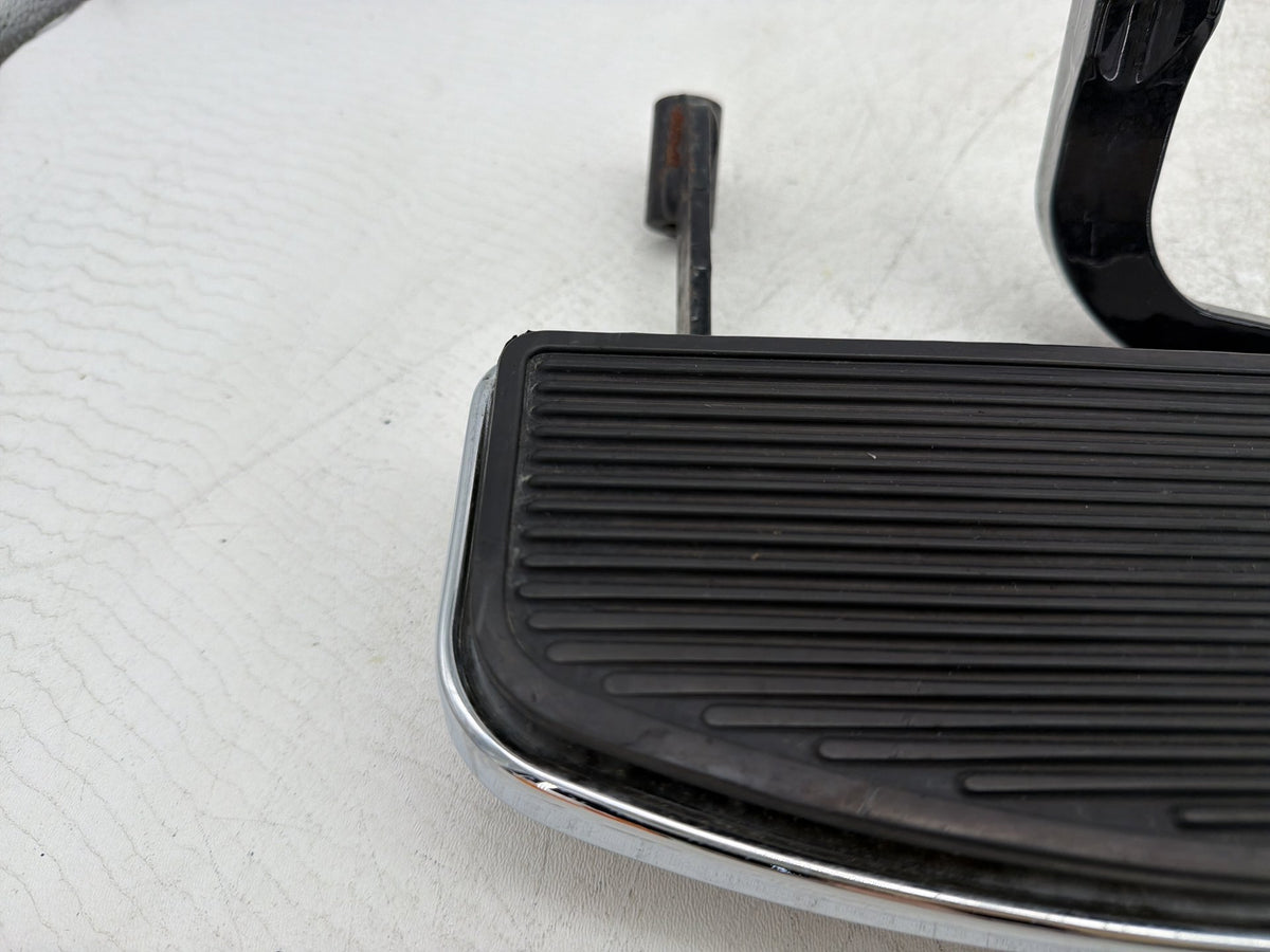 12 Harley Electra Glide Touring Ultra OEM Left Right Driver Floorboard Foot Rest