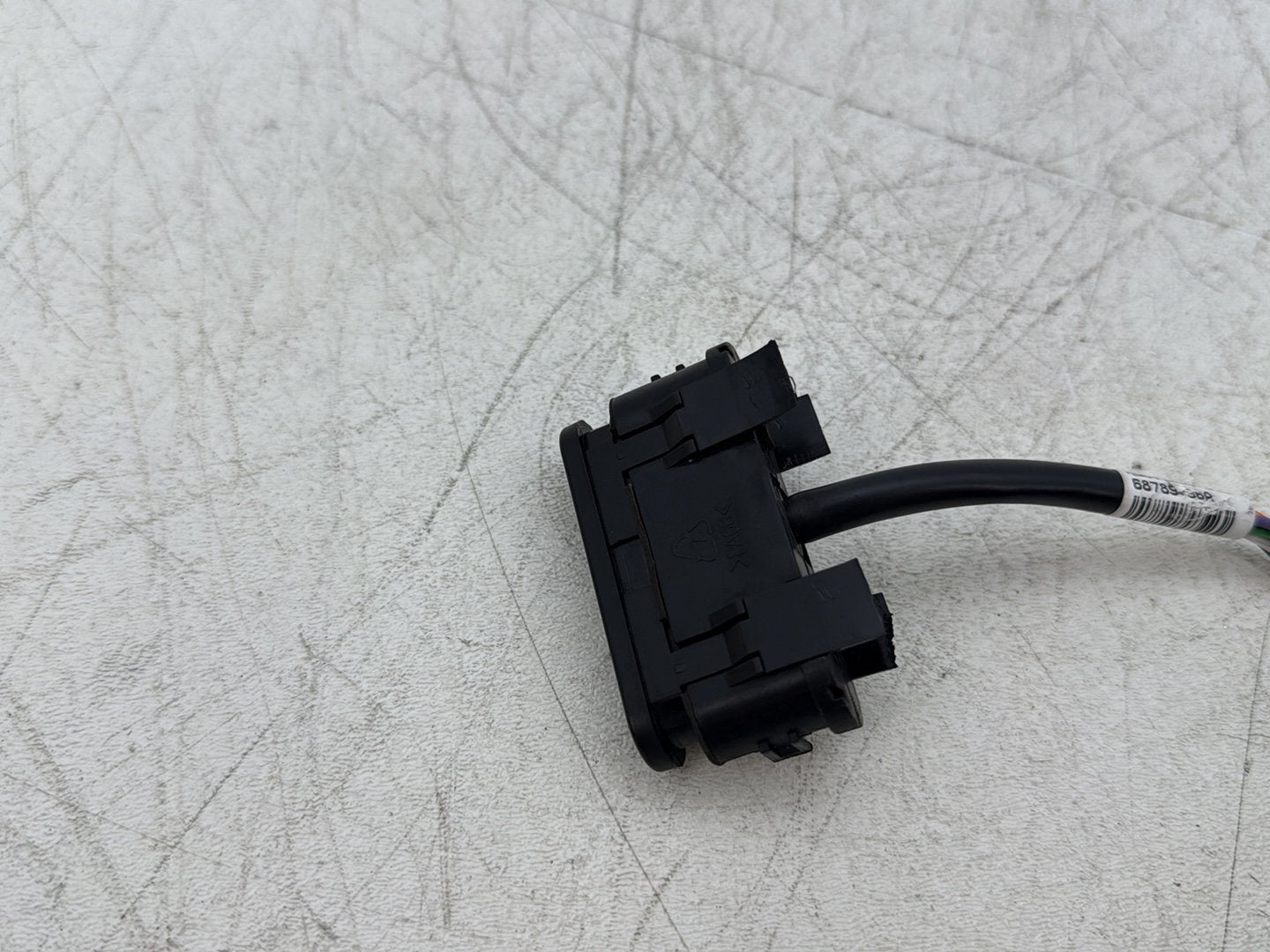 12 Harley Street Glide Touring FLHX OEM Dash Indicator Lamp Wire Plug 68789-96A