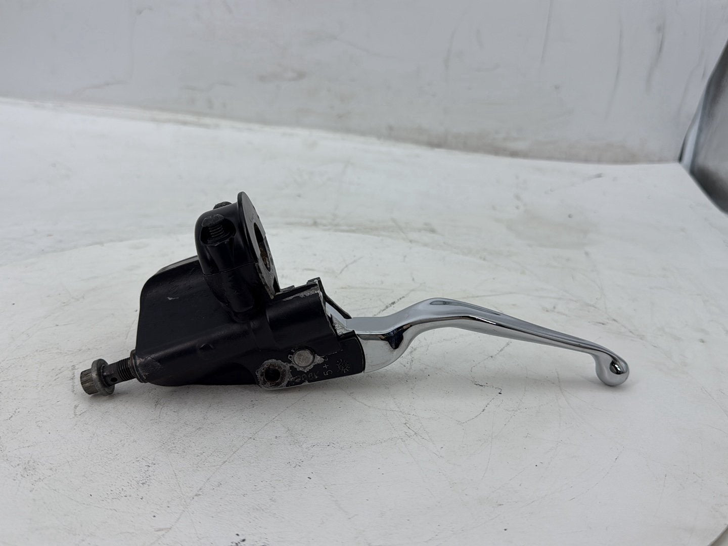 2006 Harley Dyna Super Glide Custom FXDCI OEM Front Right Brake Lever Master Cylinder