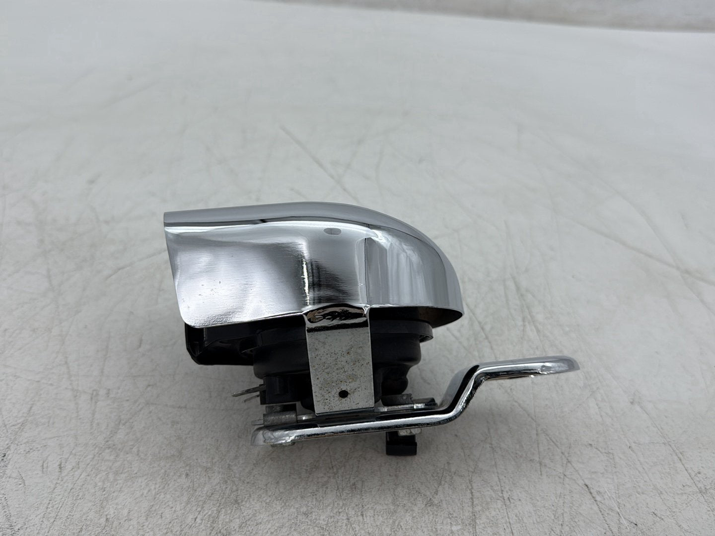 2010 Harley Dyna Fat Bob FXDF OEM Horn Signal Klaxon Chrome Cover