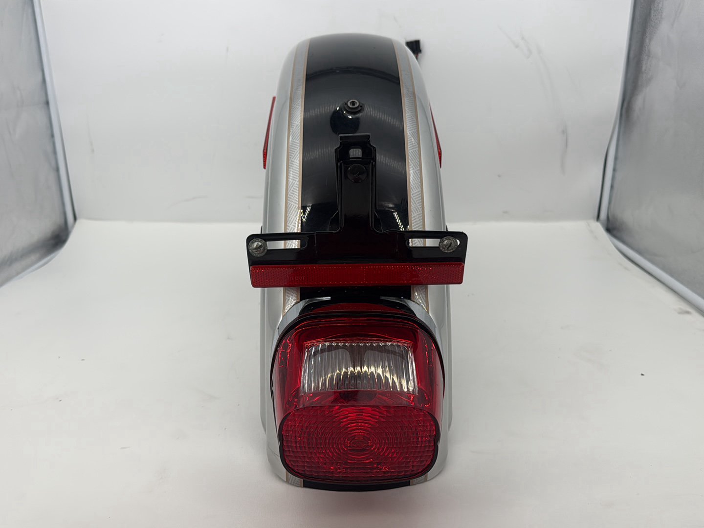 2003 Harley Sportster XL1200C 1200 Custom Anniversary OEM Rear Wheel Fender Taillight Brake Lamp