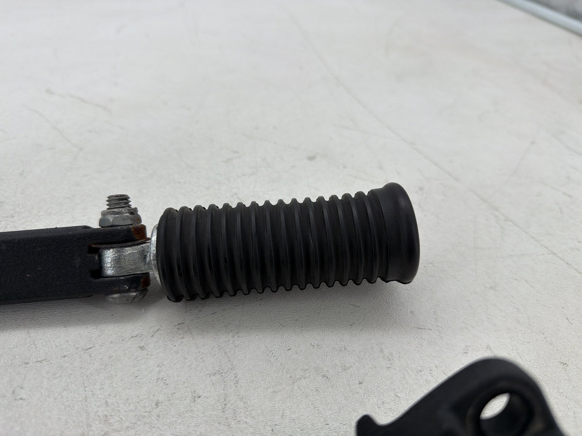 2016 Harley Dyna Fat Bob FXDF 103 OEM Passenger Left & Right Foot Pegs