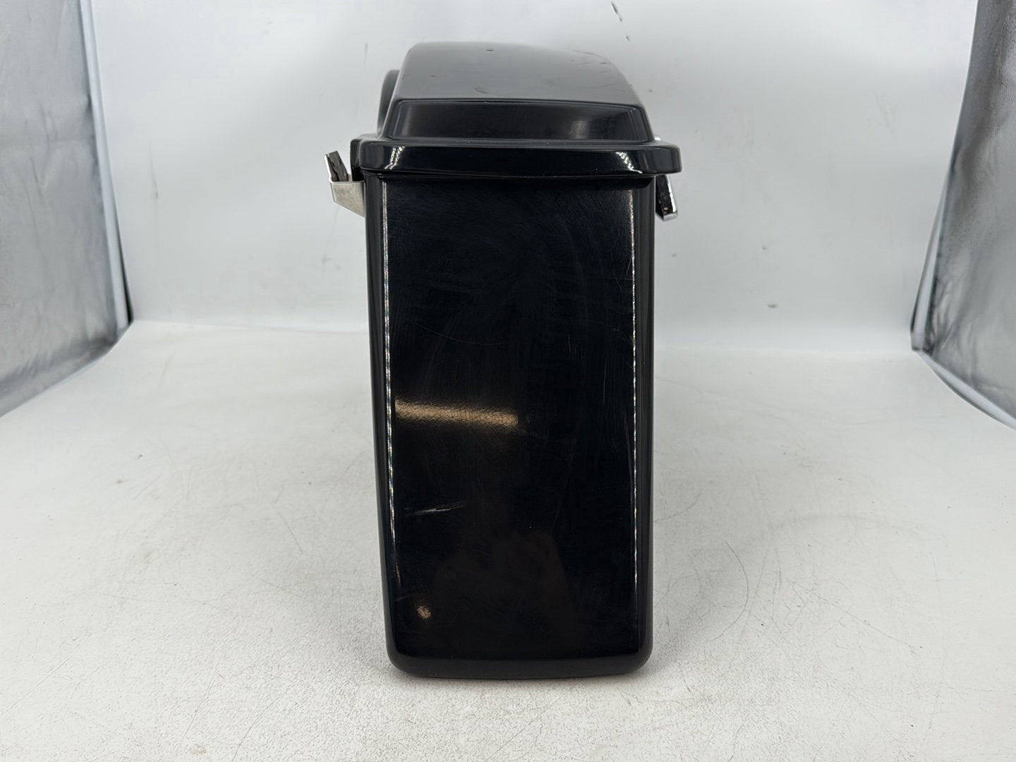 1999 - 2006 Harley-Davidson Touring Electra Glide Right 1 Saddlebag Luggage NO Key 90752-93