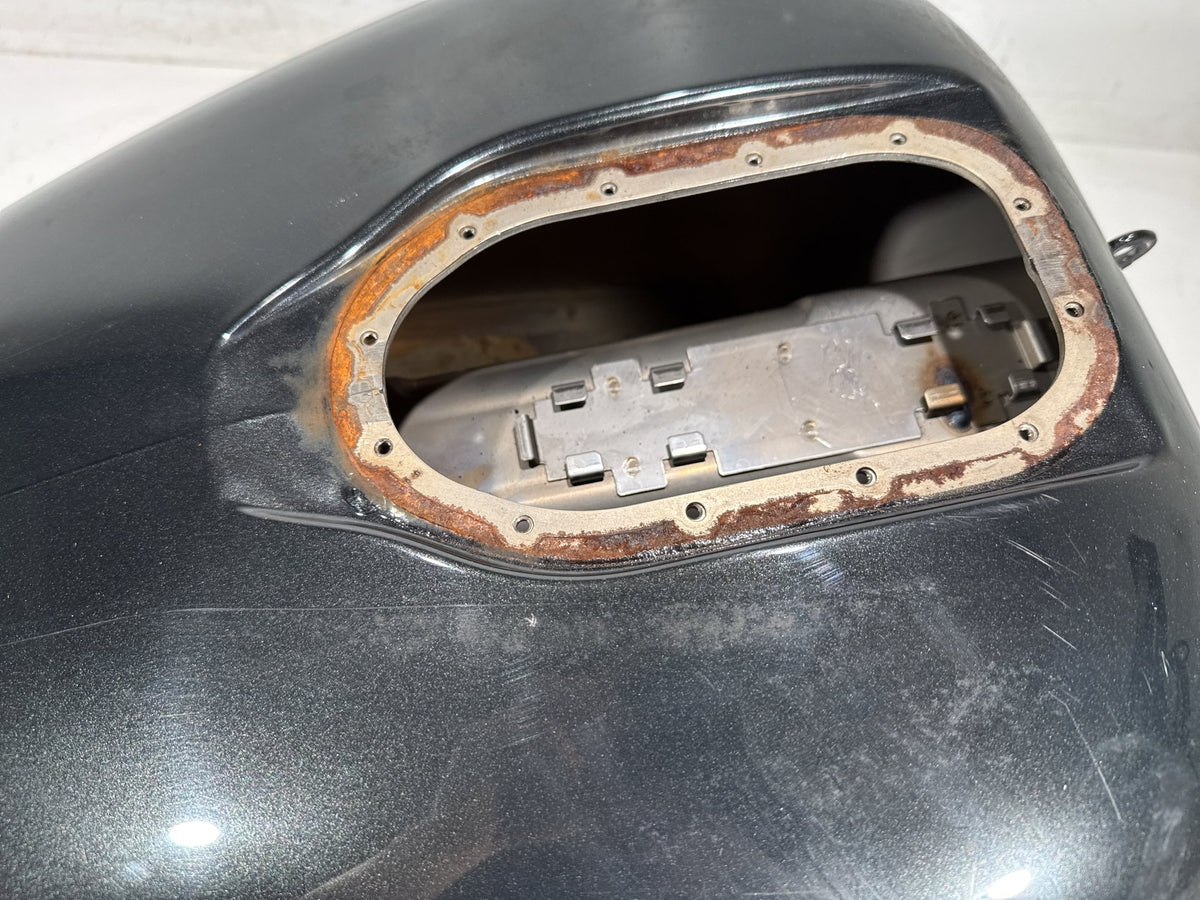 2005 Harley Dyna Super Glide Custom FXDC OEM Fuel Gas Tank Gasoline Reservoir