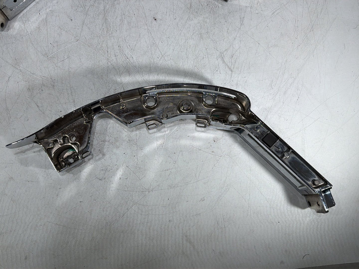 2014 Harley Electra Glide Ultra Saddlebag Fender Struts Brackets OEM Pair