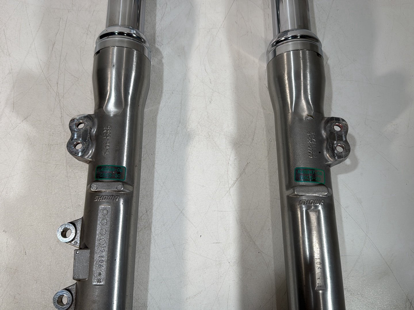 2007 - 2017 Harley-Davidson Dyna Super Glide Custom Front Triple Tree Set & LH RH Fork Legs Sliders 45538-06A